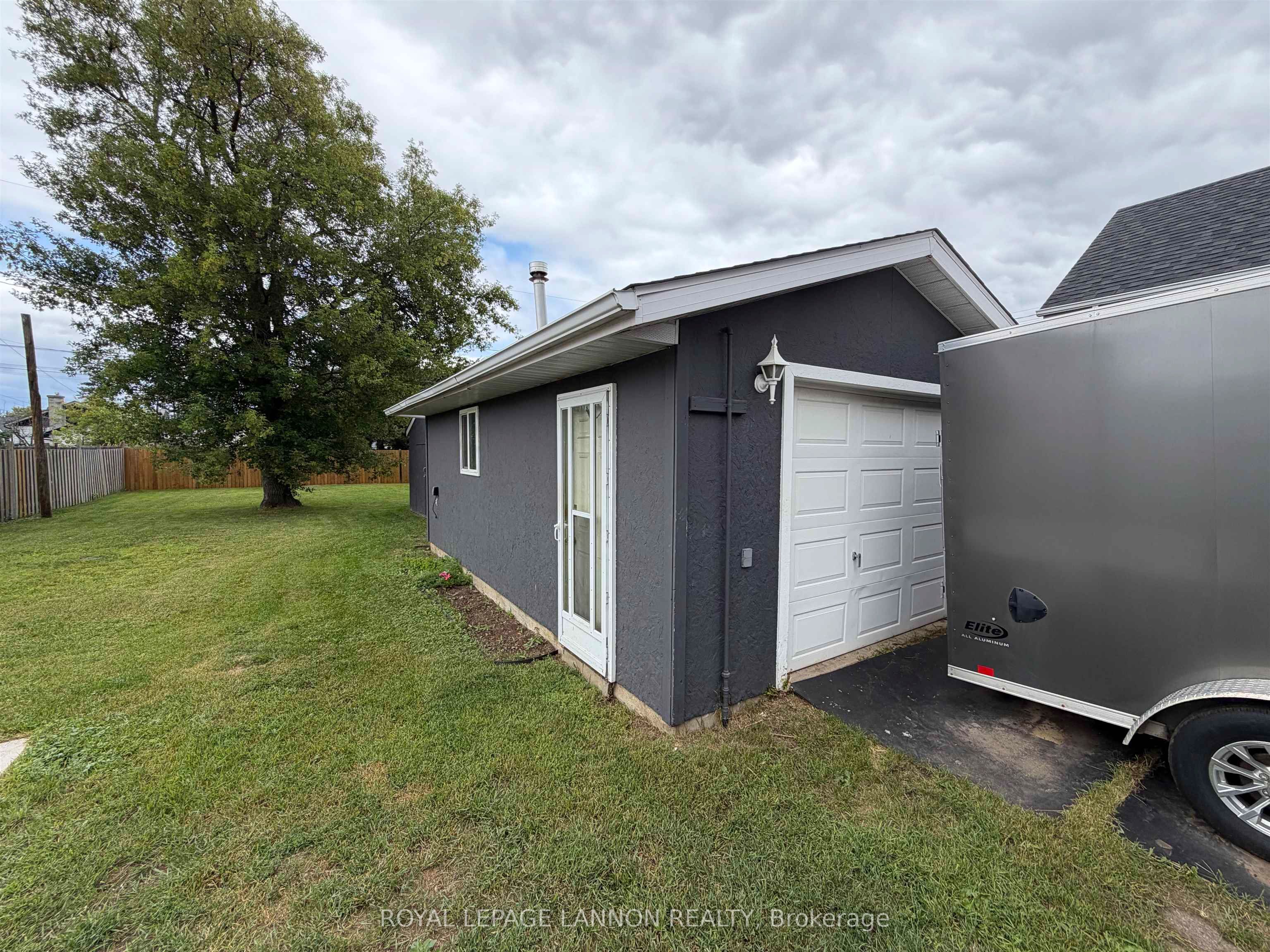 441 Christina Street E, Thunder Bay, ON P7E 4P3 photo 3