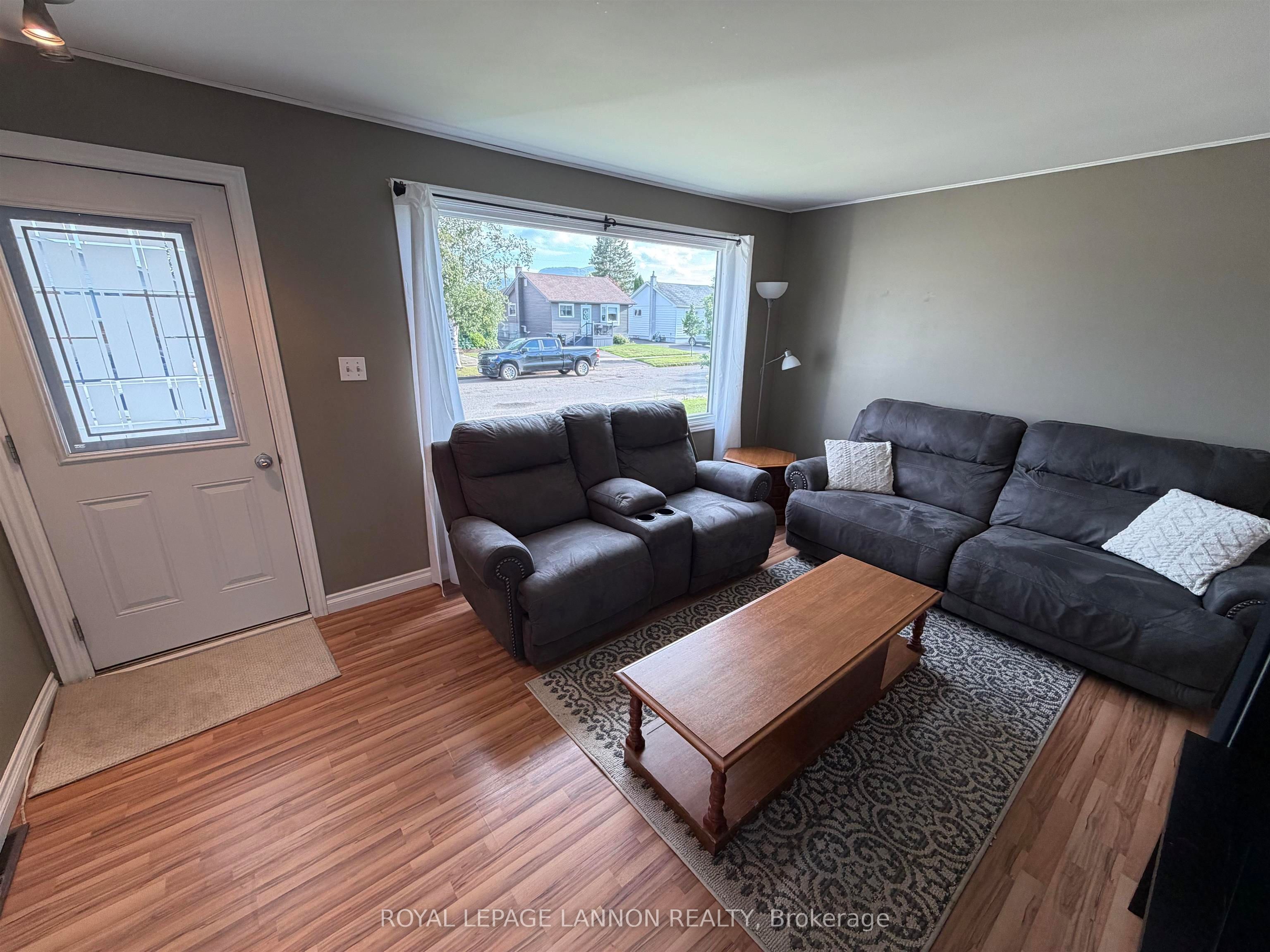 441 Christina Street E, Thunder Bay, ON P7E 4P3 photo 5