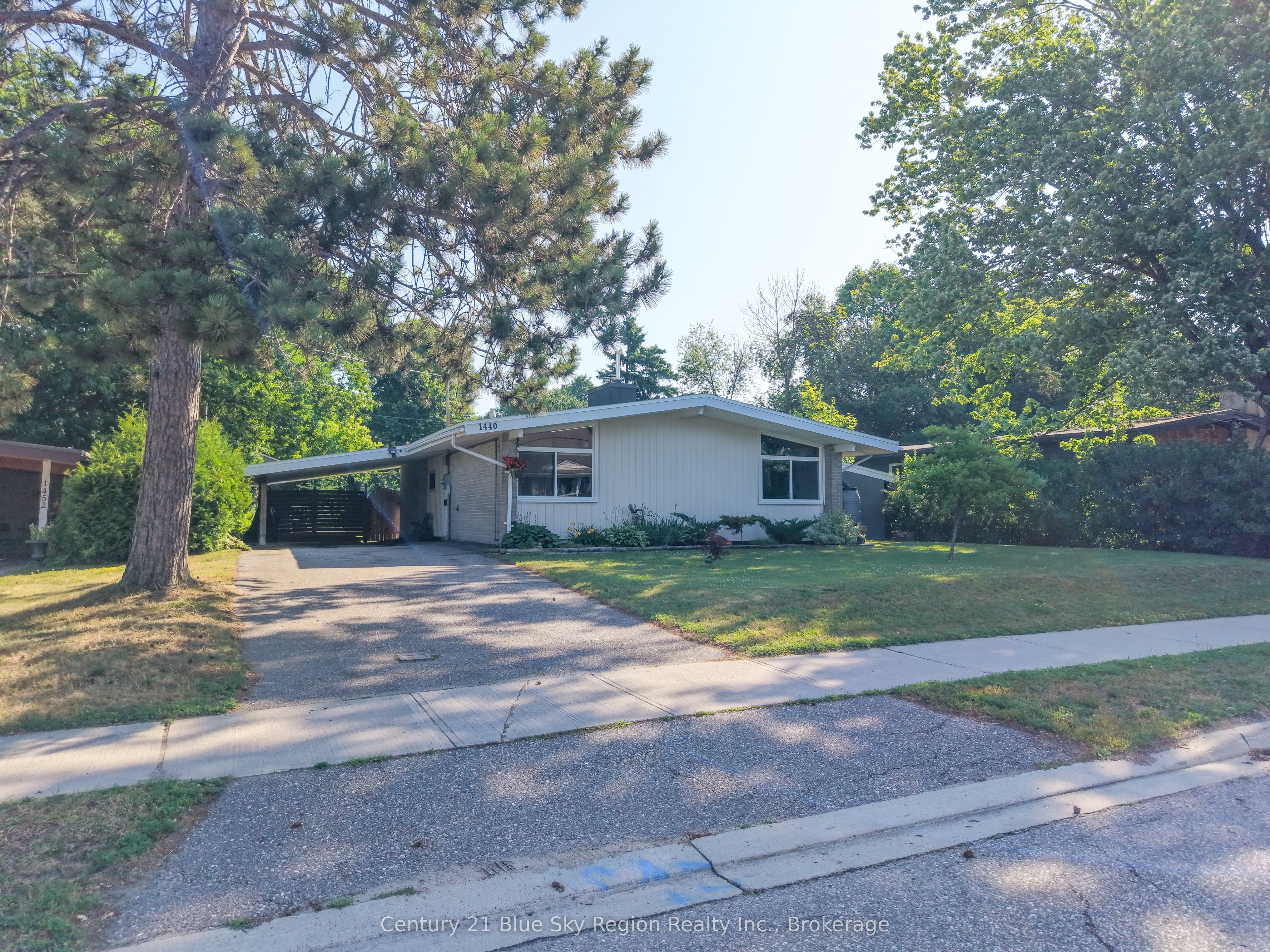 1440 Jane Street, North Bay, ON P1B 3J6 photo 2