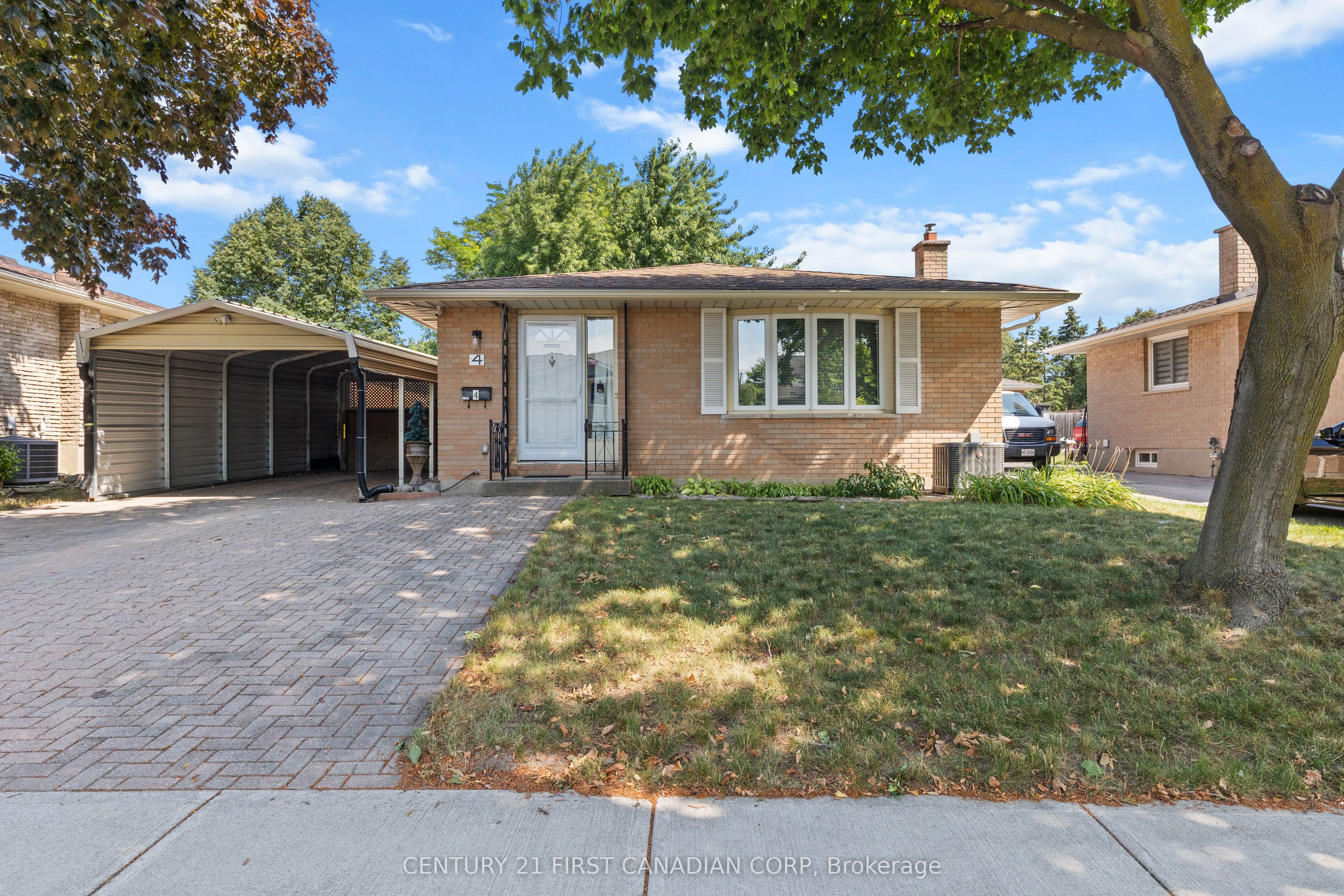 4 Archer Crescent, London South, ON N6E 2A5