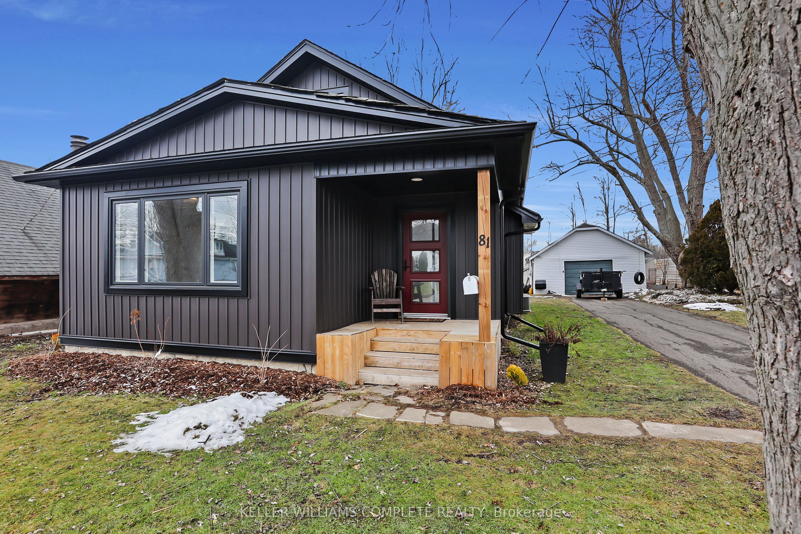 81 Edward Avenue, Fort Erie, ON L2A 5K4 photo 2