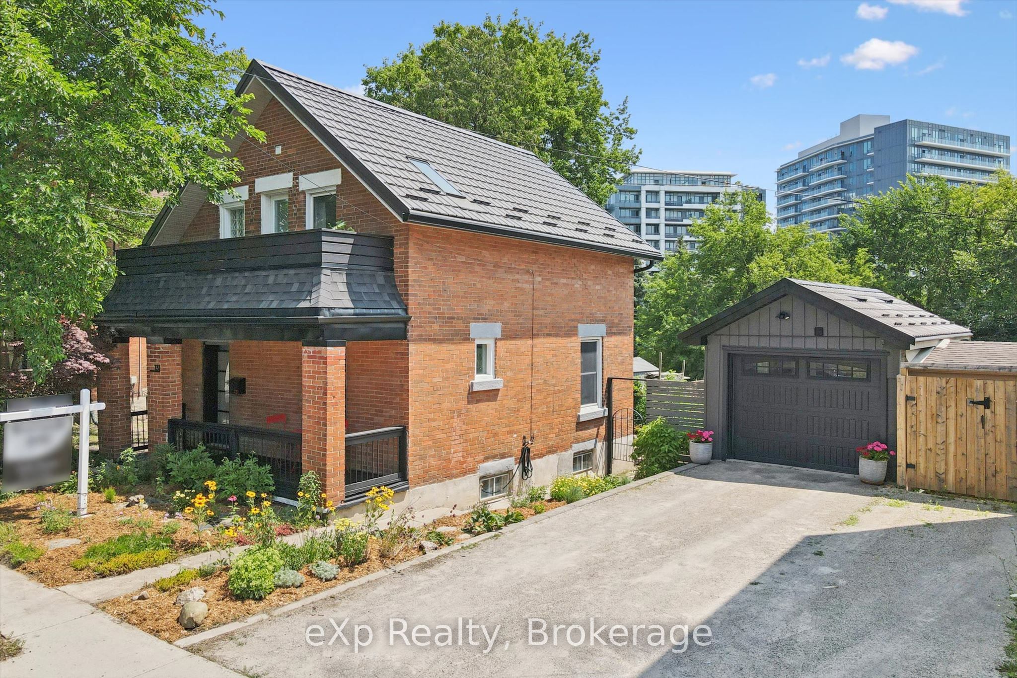 131 Surrey Street E, Guelph, ON N1H 3R1