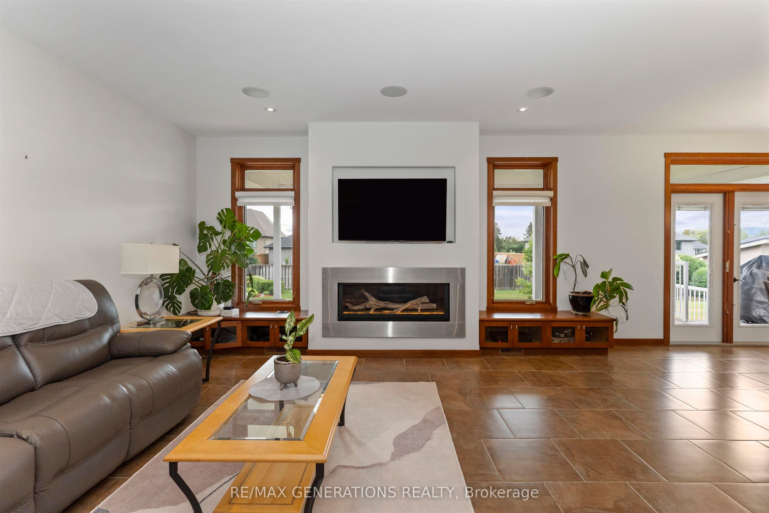 1106 MAHOGANY Place, Thunder Bay, ON P7K 0A3 photo 3