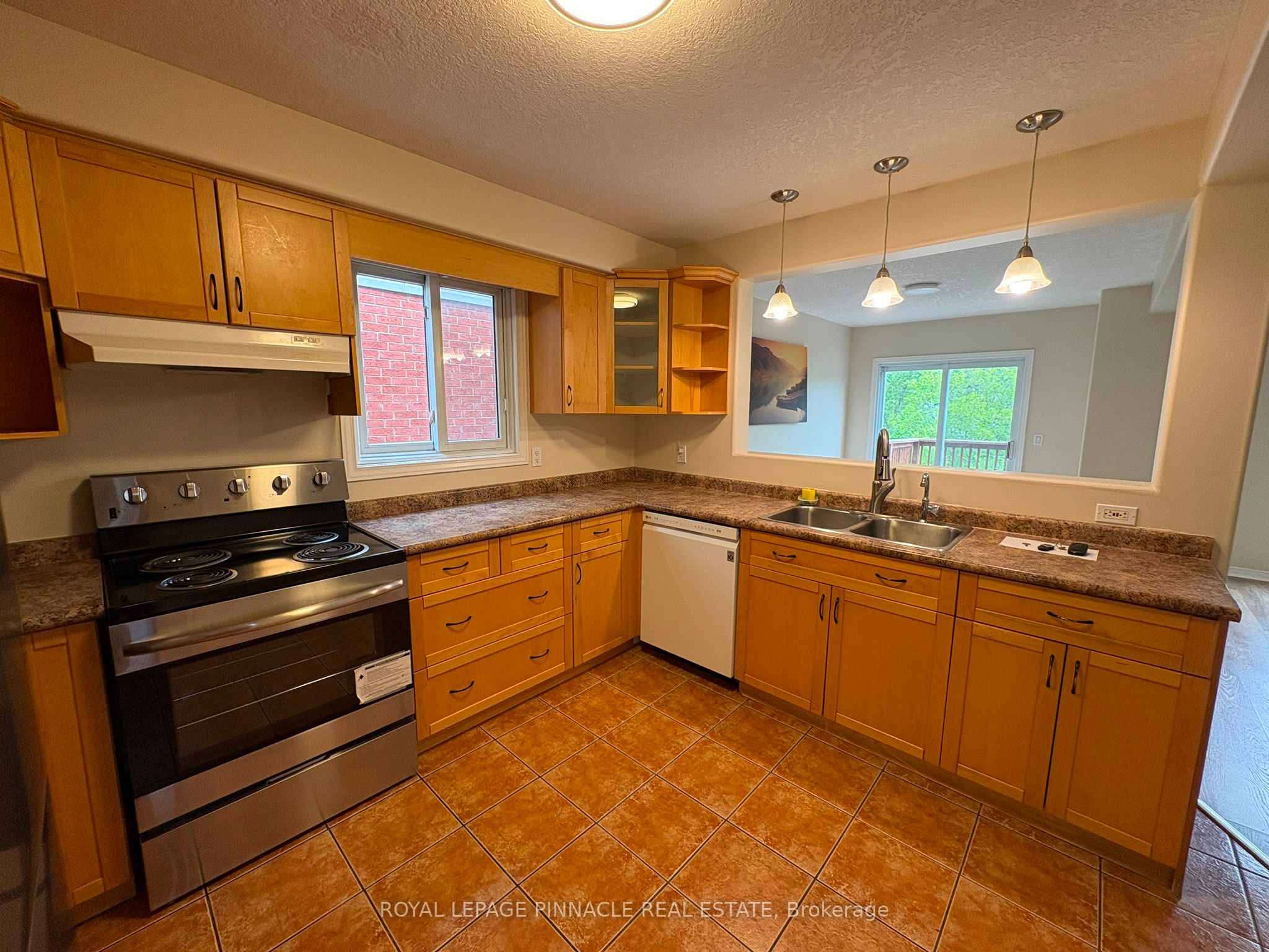 60 Everglade Crescent, Kitchener, ON N2E 3Y6 photo 4