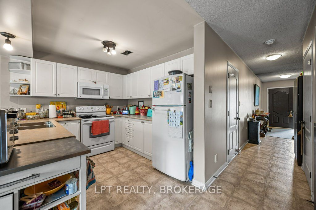 1559 Crimson Crescent, Kingston, ON K7P 0H4 photo 4