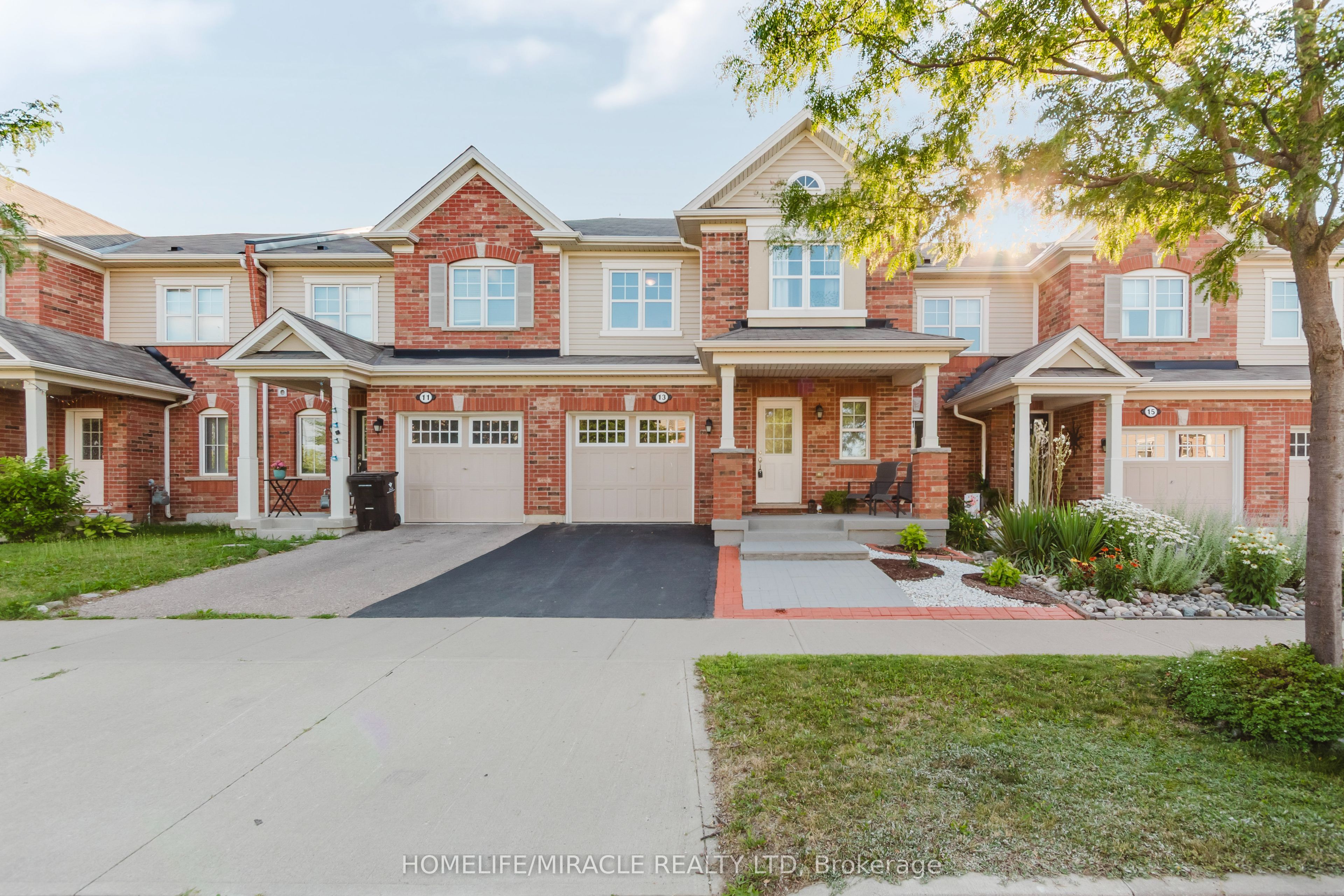 13 Arbourview Crescent, Kitchener, ON N2R 1R4 photo 2