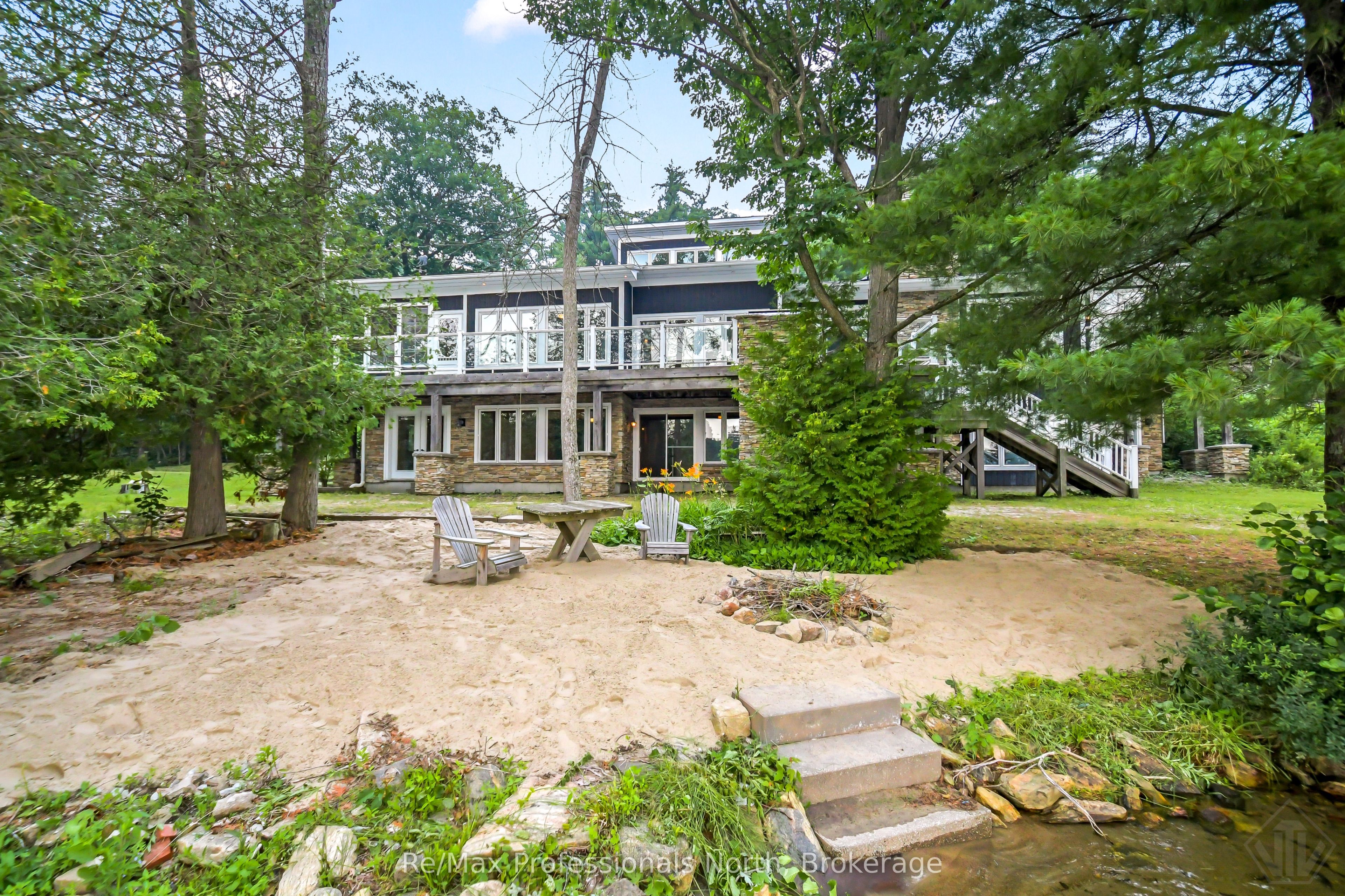 1064 Road 3200 N/A, Gravenhurst, ON P1P 0E7