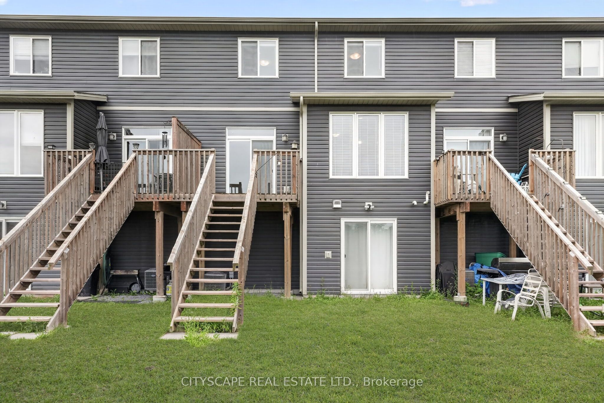 27 Lamb Crescent, Thorold, ON L2V 0G8 photo 4