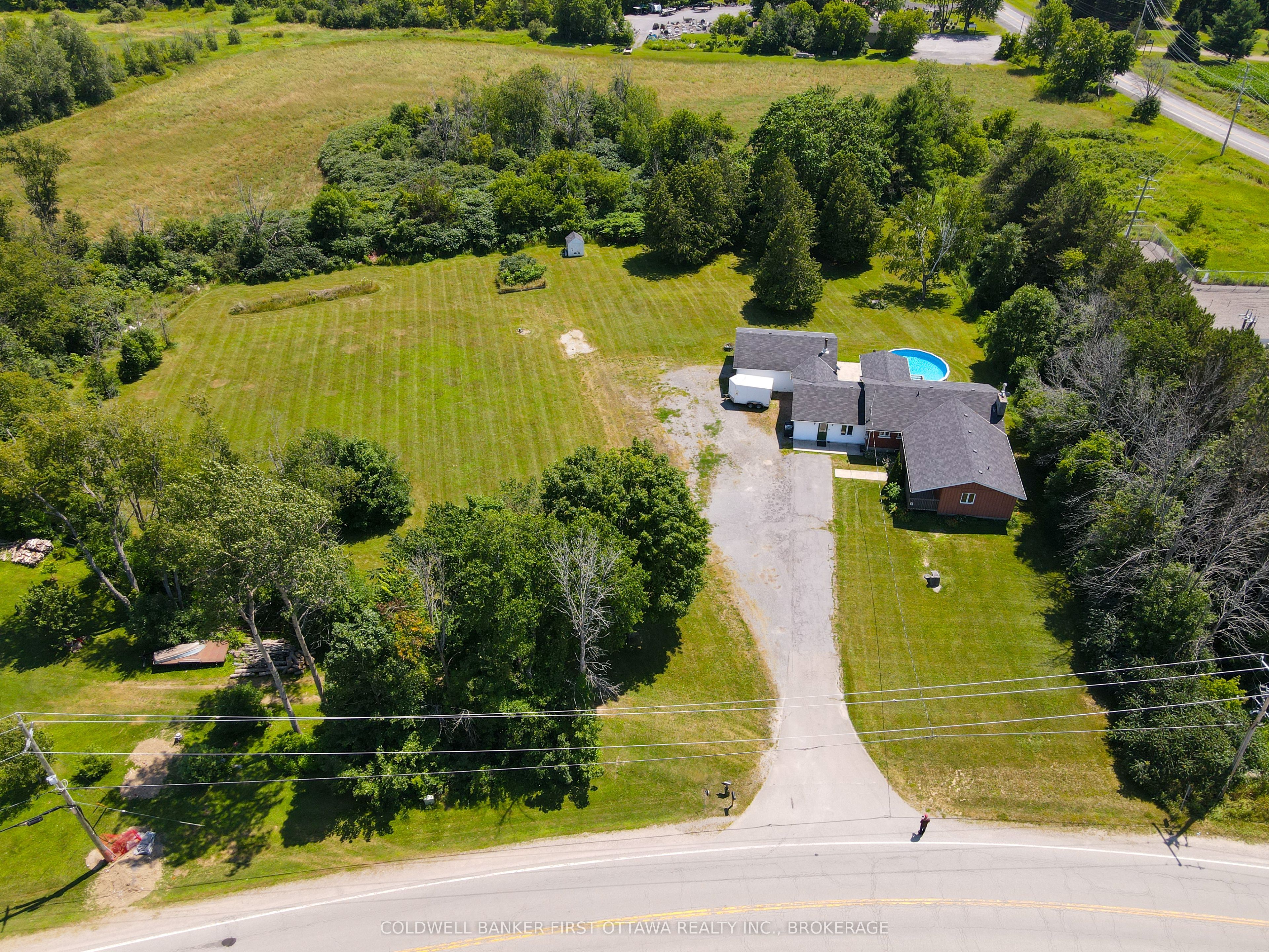 31 Station Road, Front of Leeds & Seeleys Bay, ON K7G 2V3 photo 2