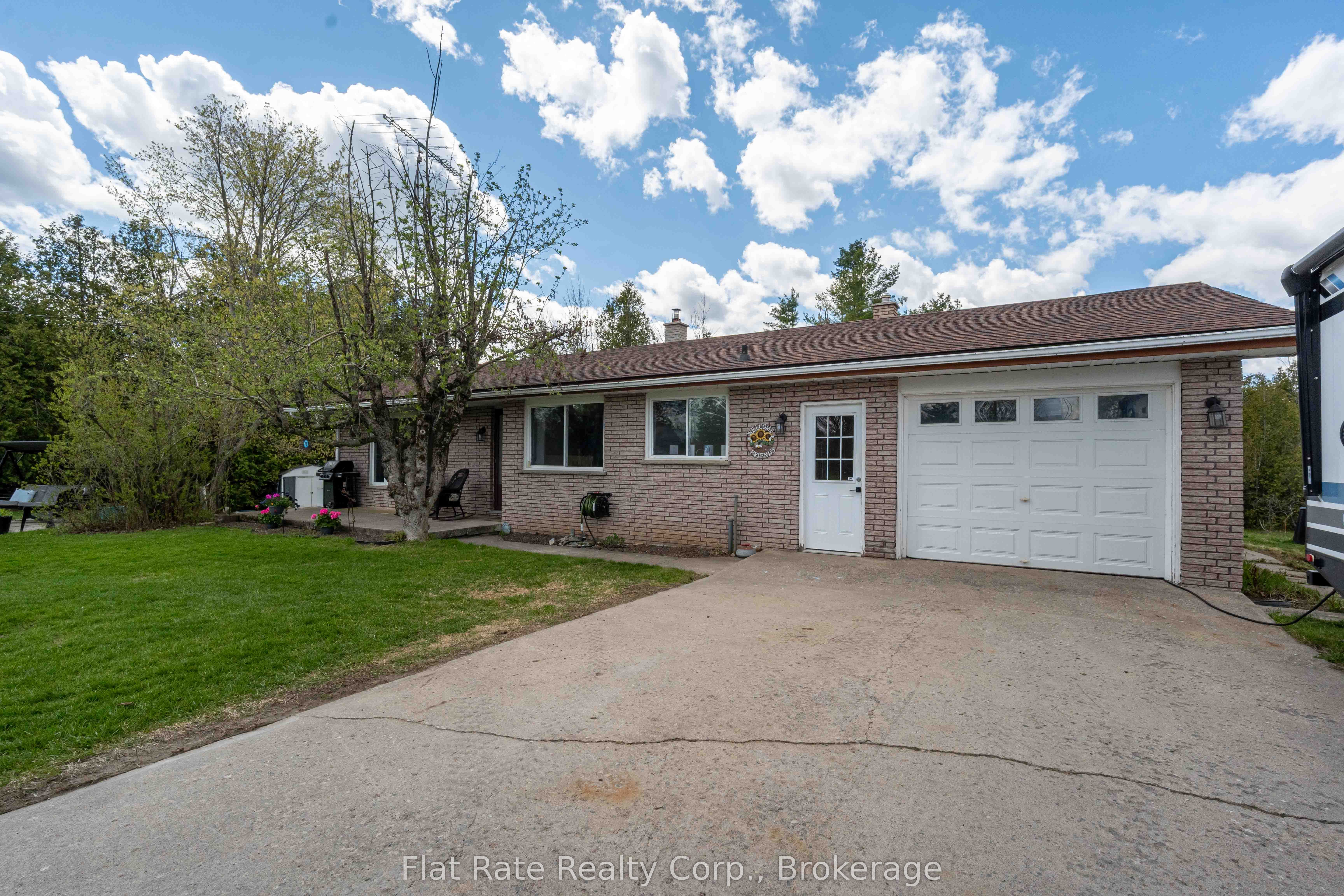 2086 McCrackens Landing Road, Douro-Dummer, ON K0L 2H0 photo 4