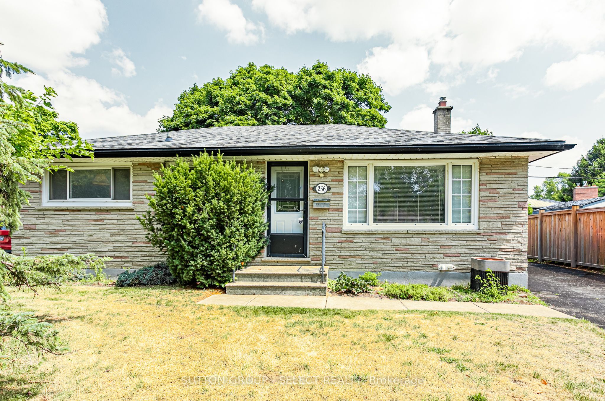 256 Tweedsmuir Avenue, London East, ON N5W 1L3