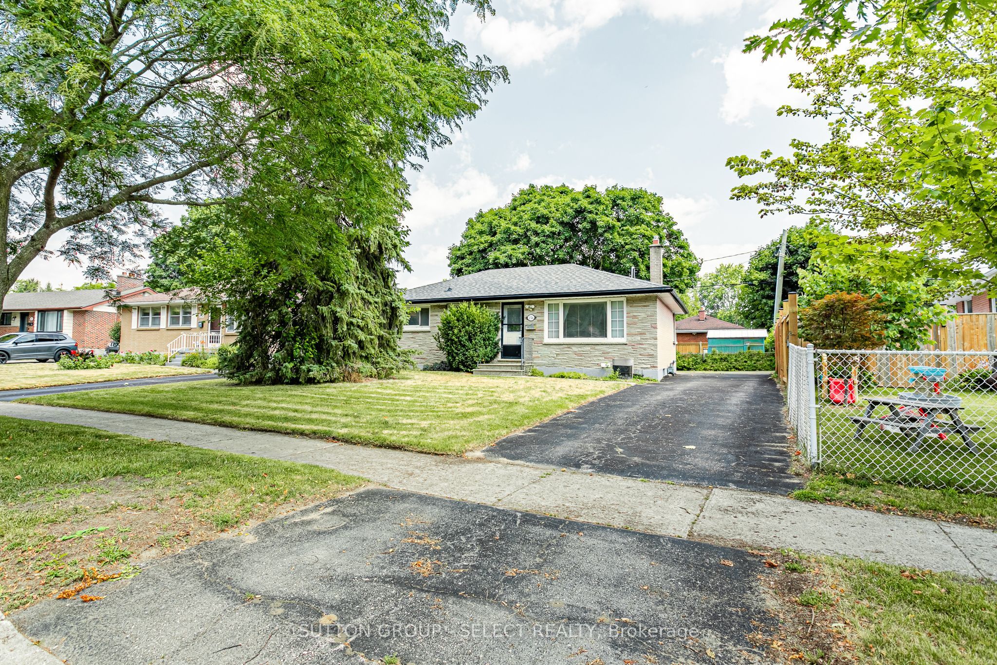 256 Tweedsmuir Avenue, London East, ON N5W 1L3 photo 3