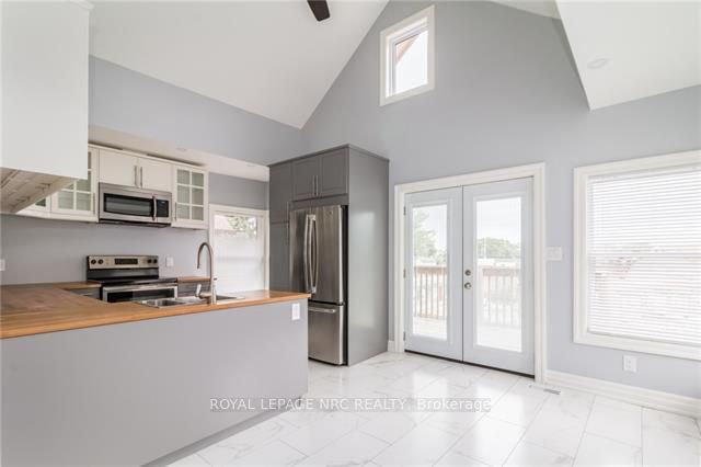 6 Clark Street Upper, St. Catharines, ON L2R 5G2 photo 2