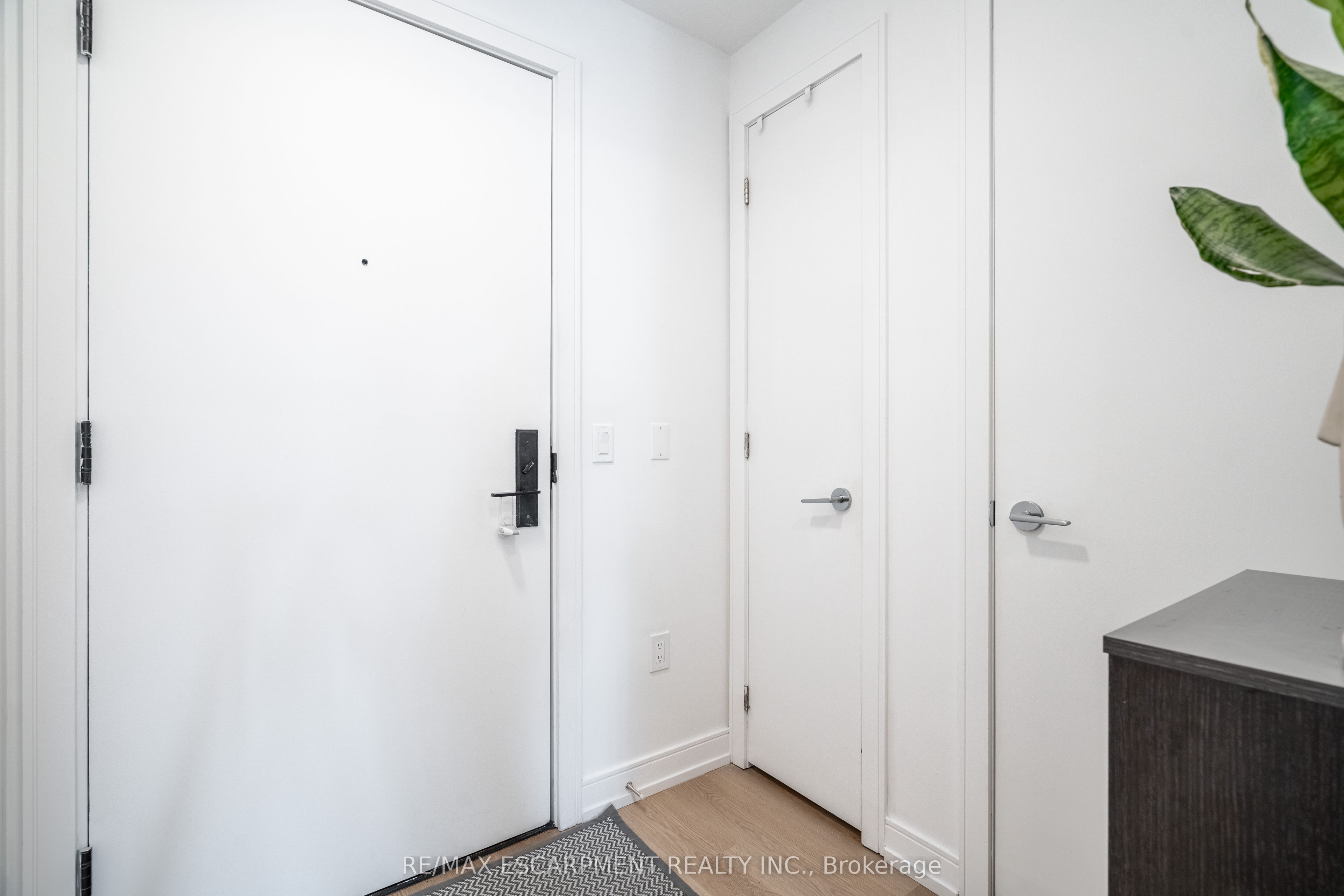 1 JARVIS Street 1504, Hamilton, ON L8R 0A8 photo 3