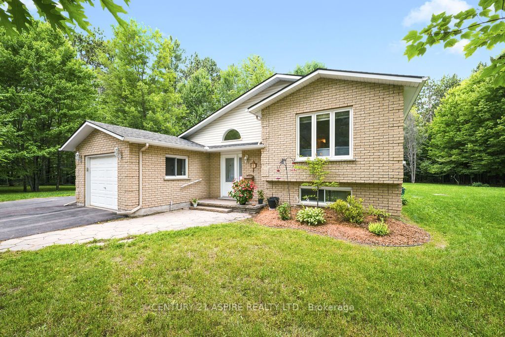 23 Cardinal Crescent, Petawawa, ON K8H 3P1