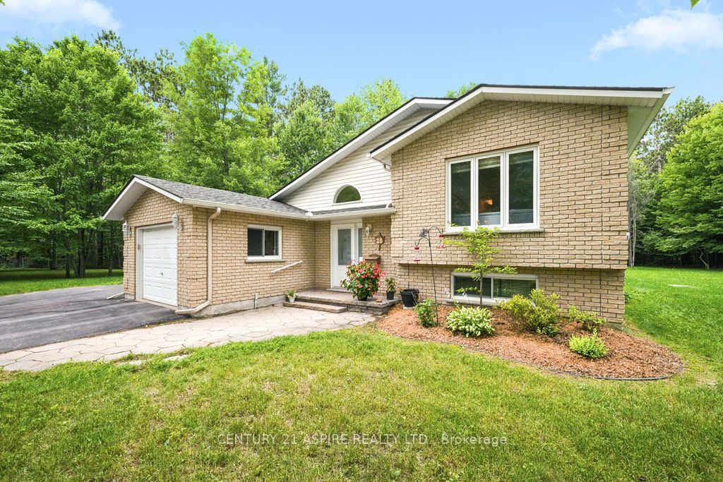23 Cardinal Crescent, Petawawa, ON K8H 3P1 photo 2