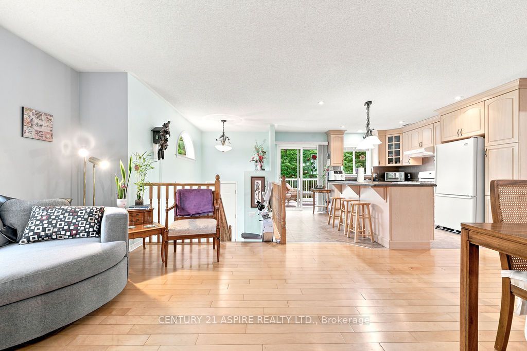 23 Cardinal Crescent, Petawawa, ON K8H 3P1 photo 5