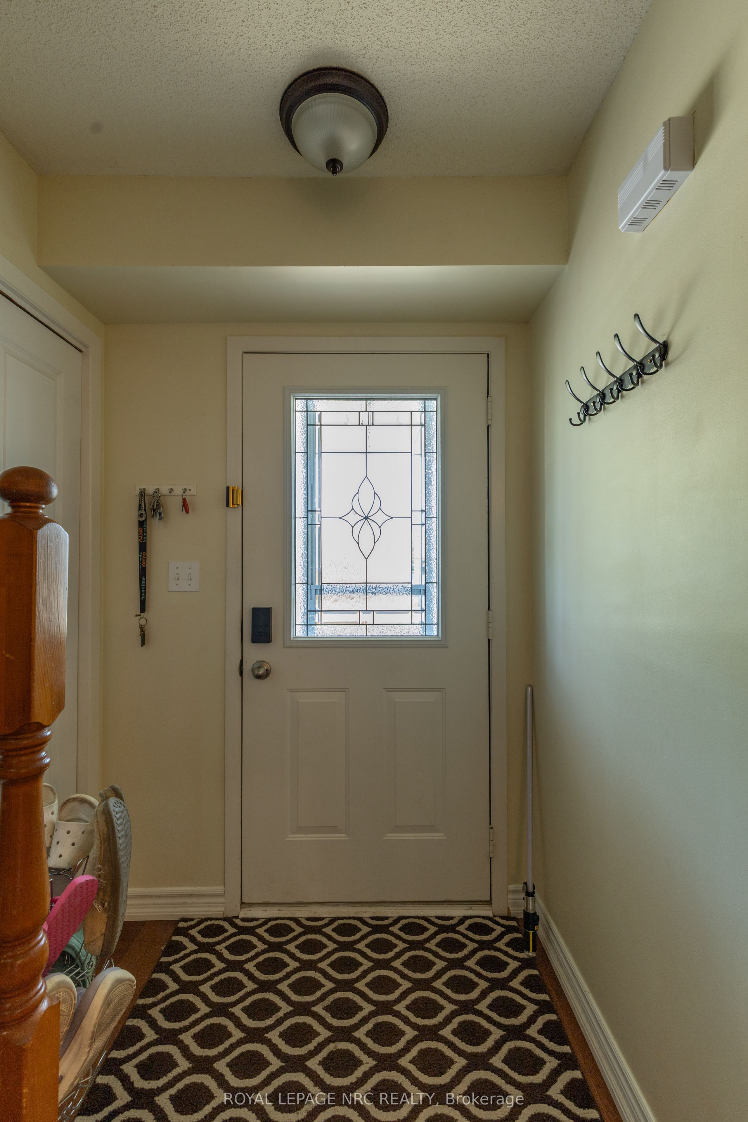 215 Windsor Street, Welland, ON L3C 7E4 photo 2
