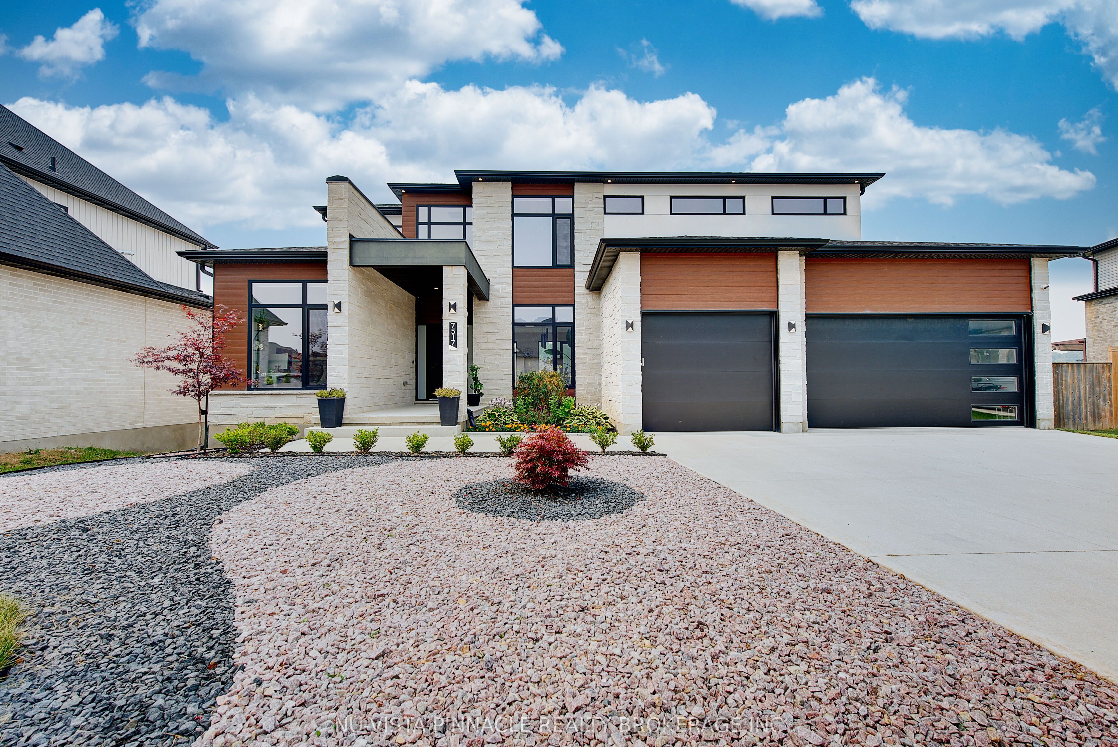 7517 Silvercreek Crescent SW, London South, ON N6P 0G6 photo 2