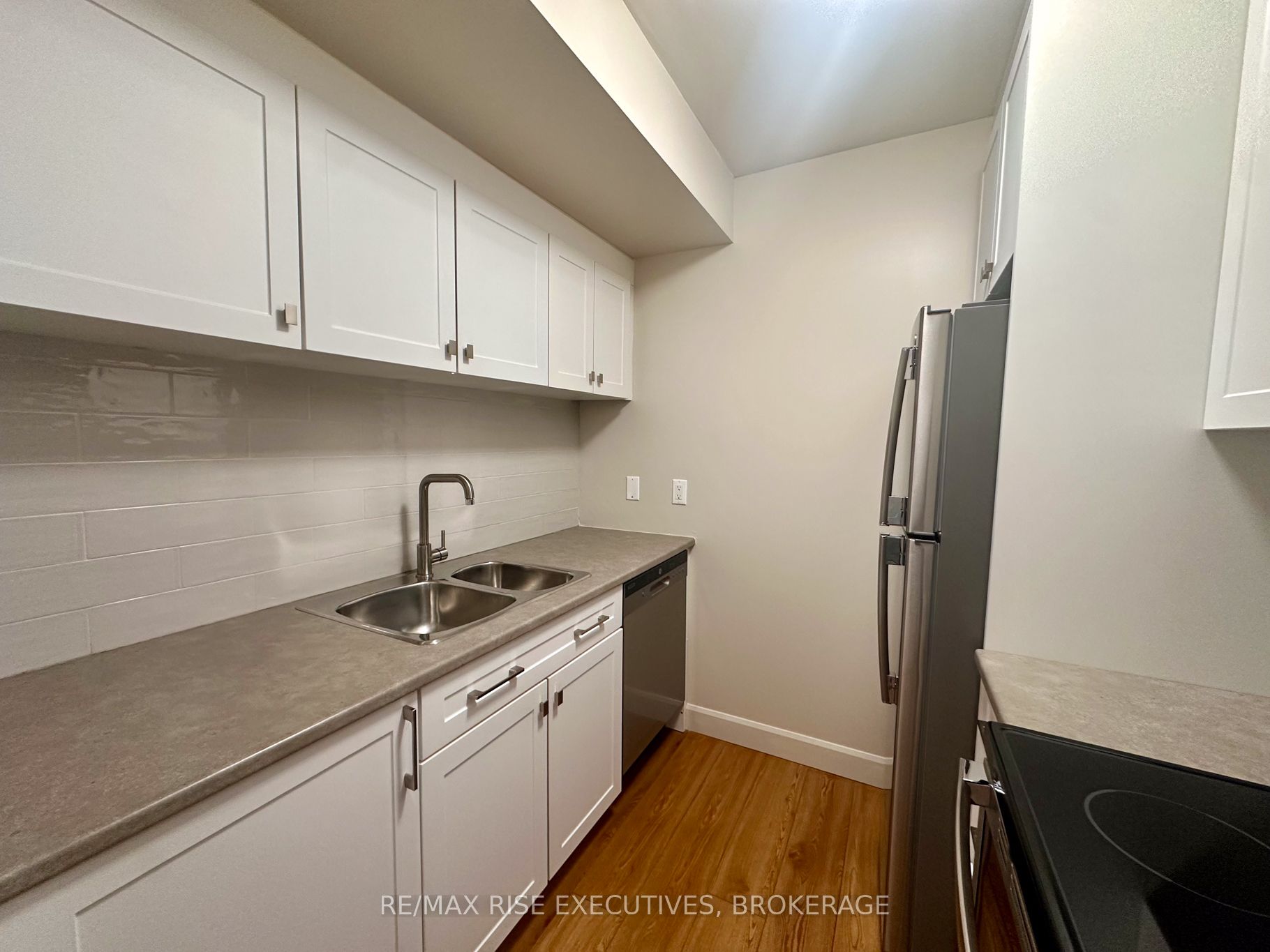 1020 Pembridge Crescent 301, Kingston, ON K7P 1R2 photo 4