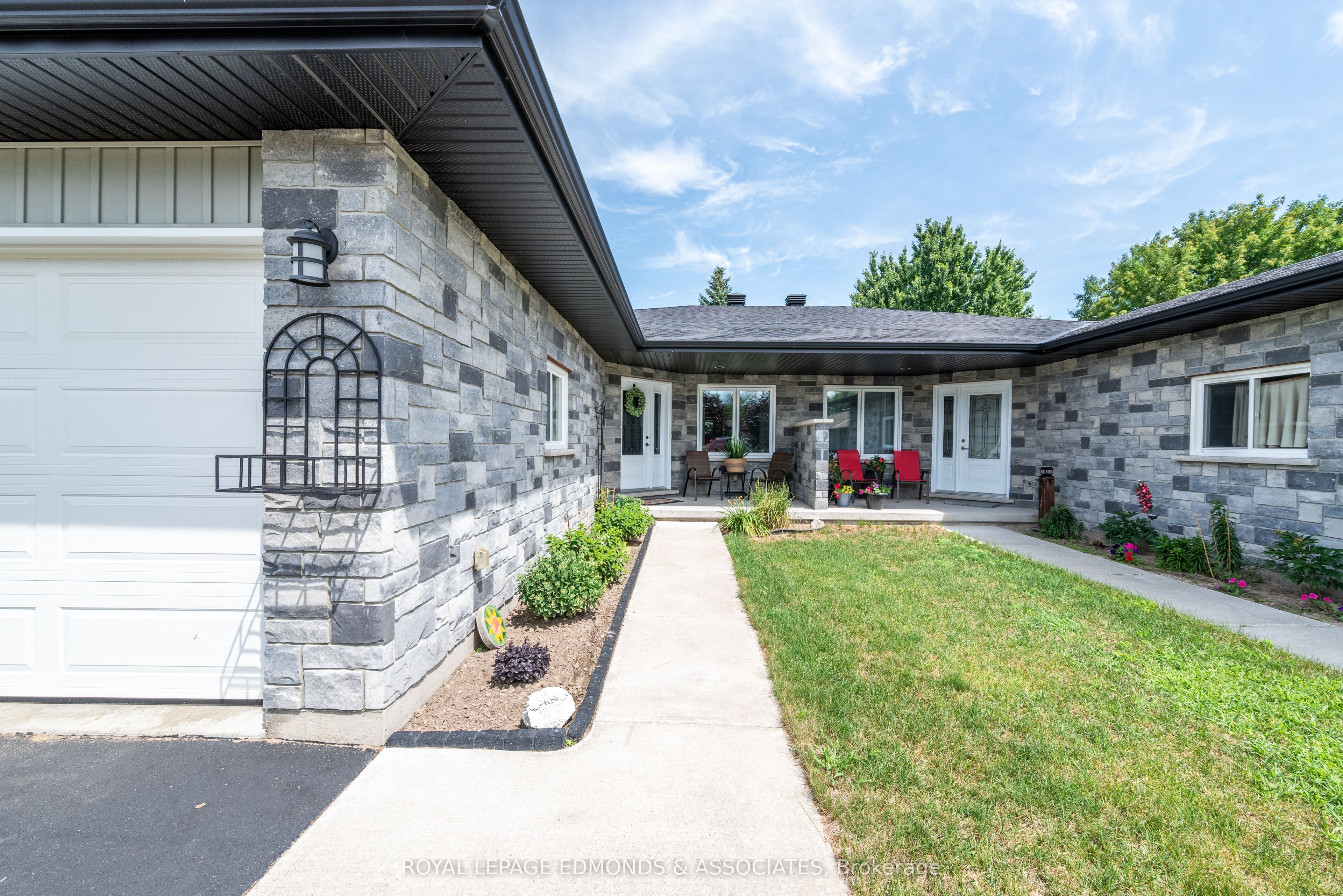 375 Patricia Avenue, Pembroke, ON K8A 0E6 photo 4