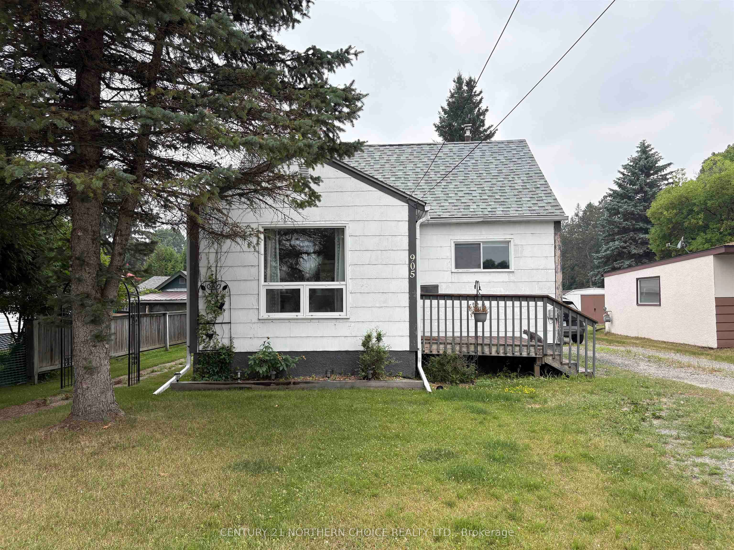 905 Portage Avenue N, Fort Frances, ON P9A 2A9