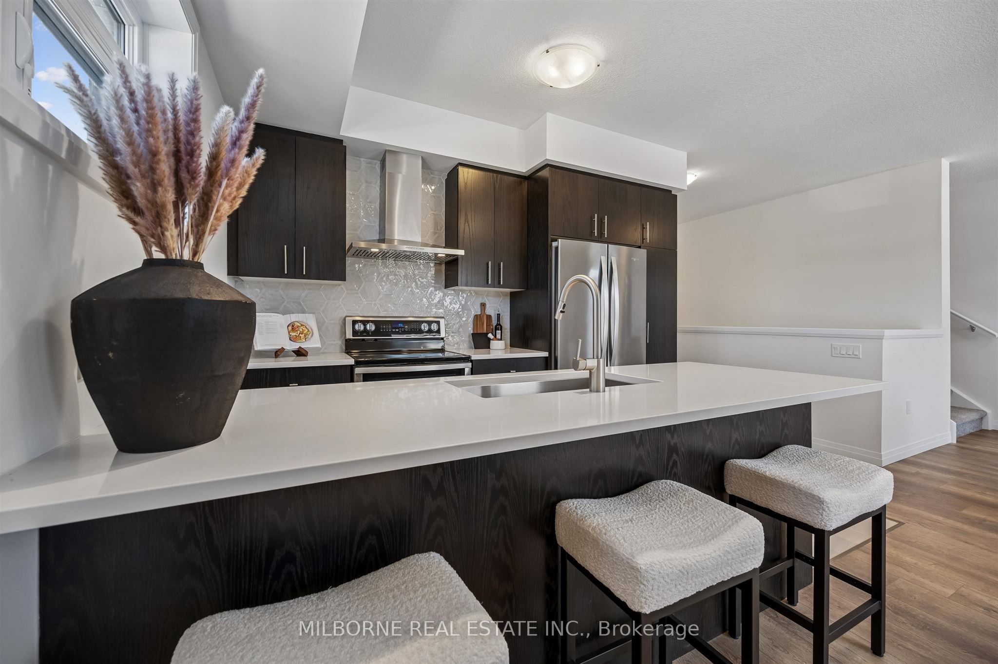 36 Thatcher Drive, Guelph, ON N1L 0R8 photo 2