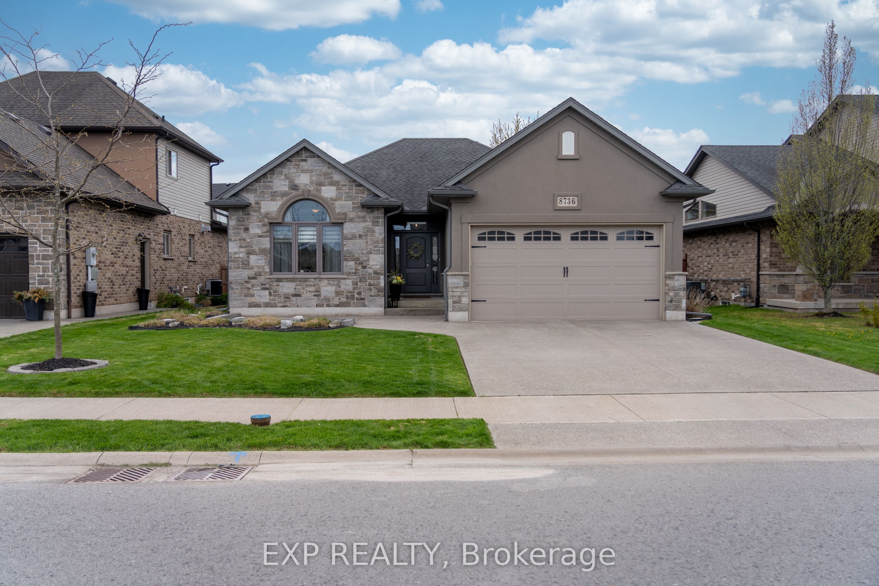8736 Angie Drive, Niagara Falls, ON L2H 0H9