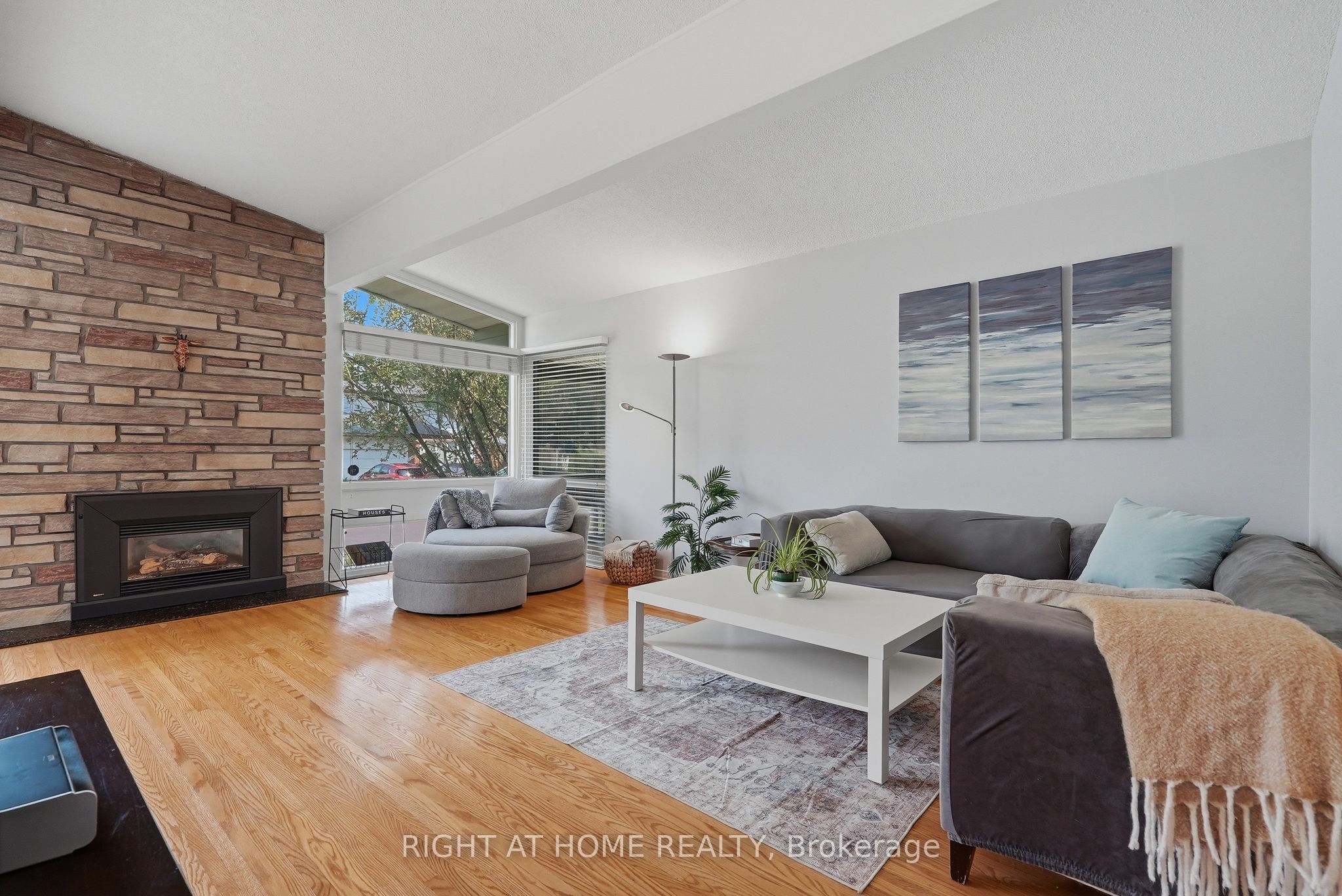 1272 Collins Avenue, Alta Vista and Area, ON K1V 6C8 photo 3