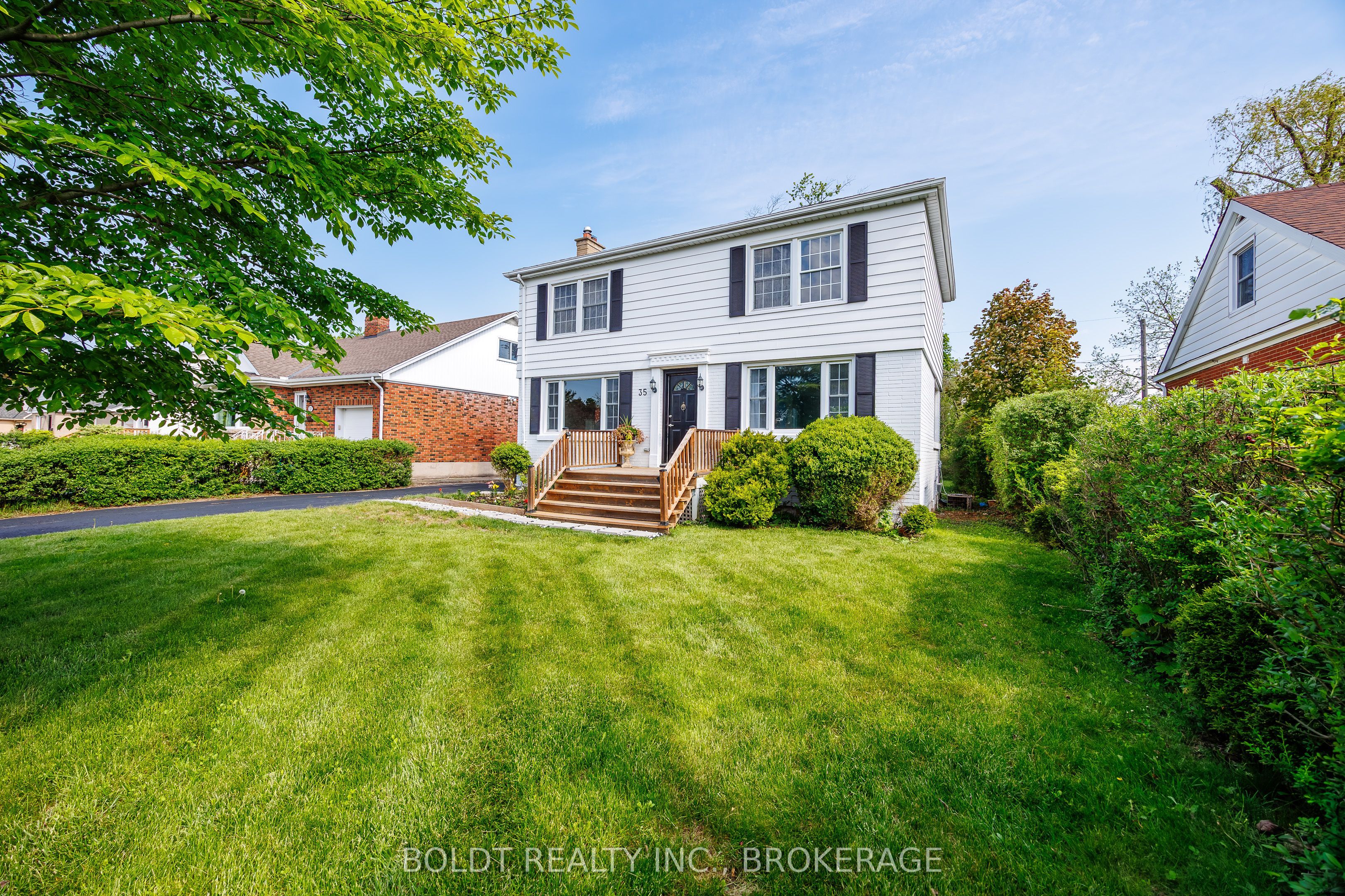 35 Rivercrest Drive, St. Catharines, ON L2T 2P3 photo 3