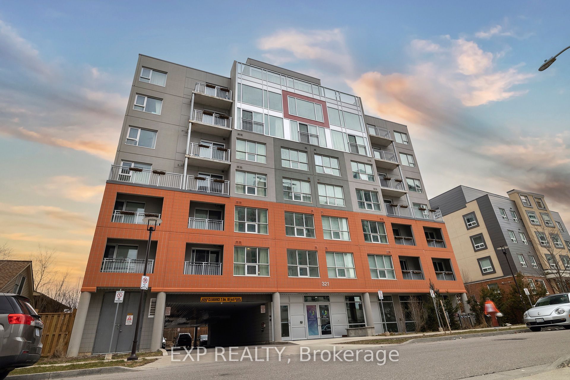 321 Spruce Street 211, Waterloo, ON N2L 0G4