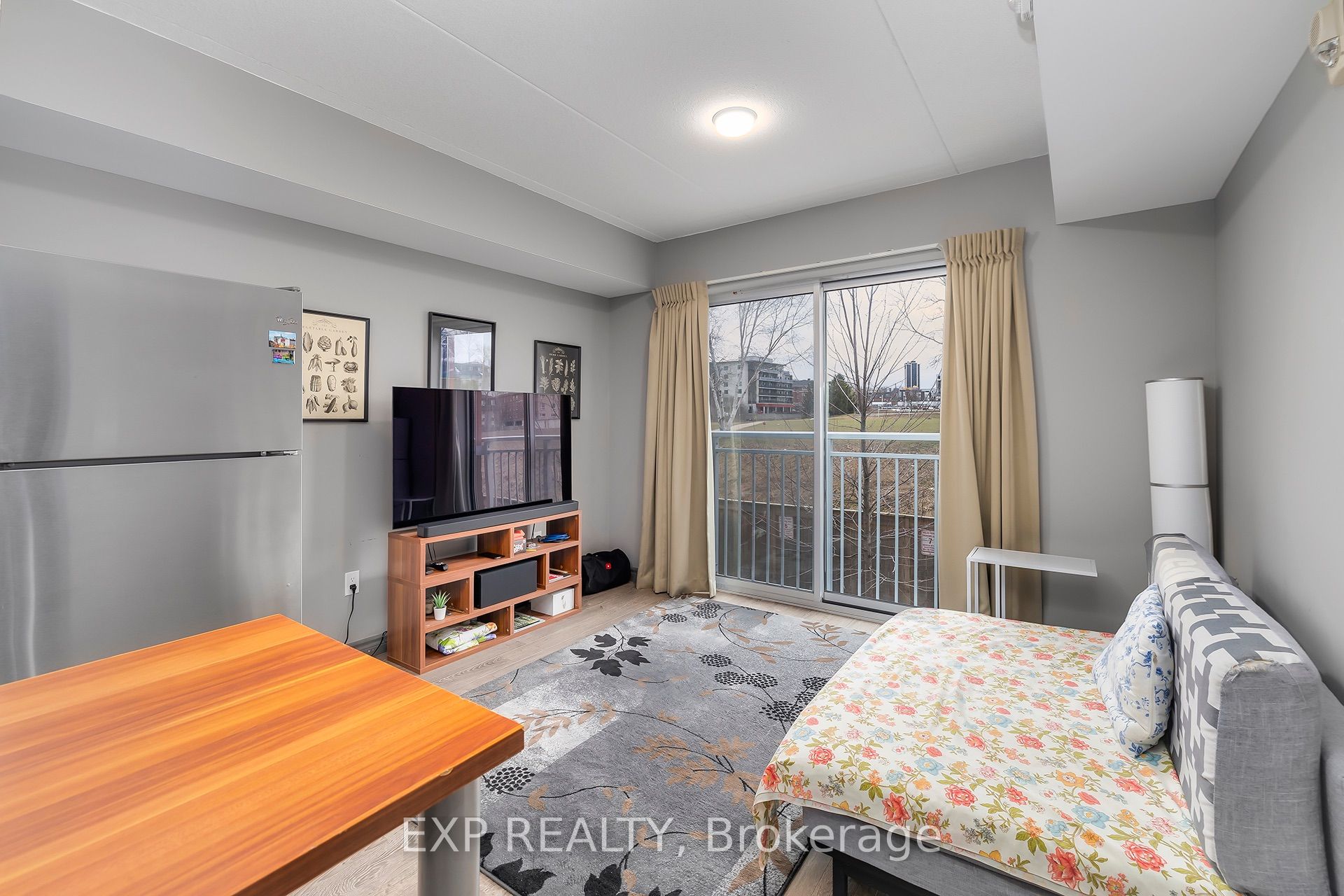 321 Spruce Street 211, Waterloo, ON N2L 0G4 photo 2