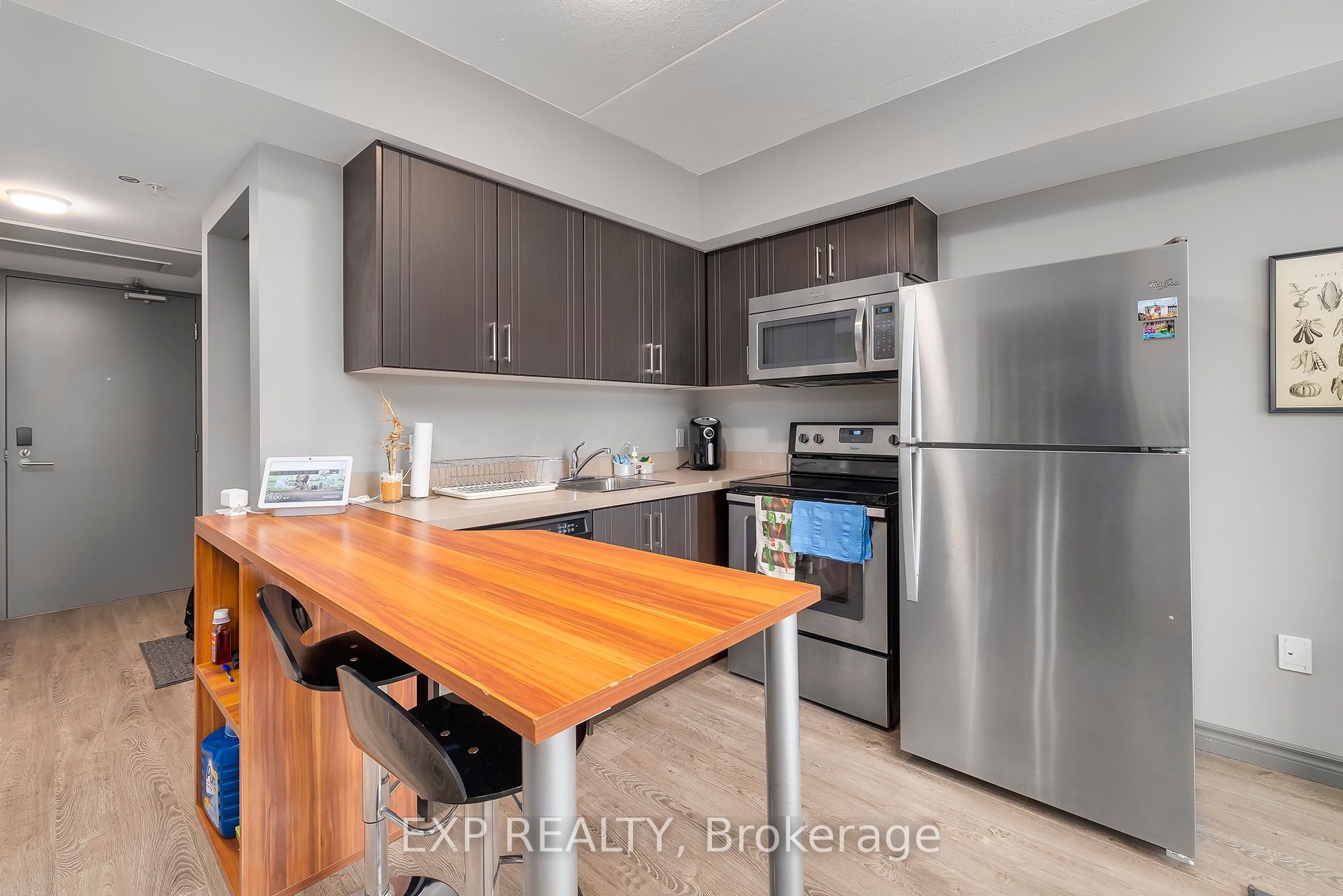 321 Spruce Street 211, Waterloo, ON N2L 0G4 photo 3