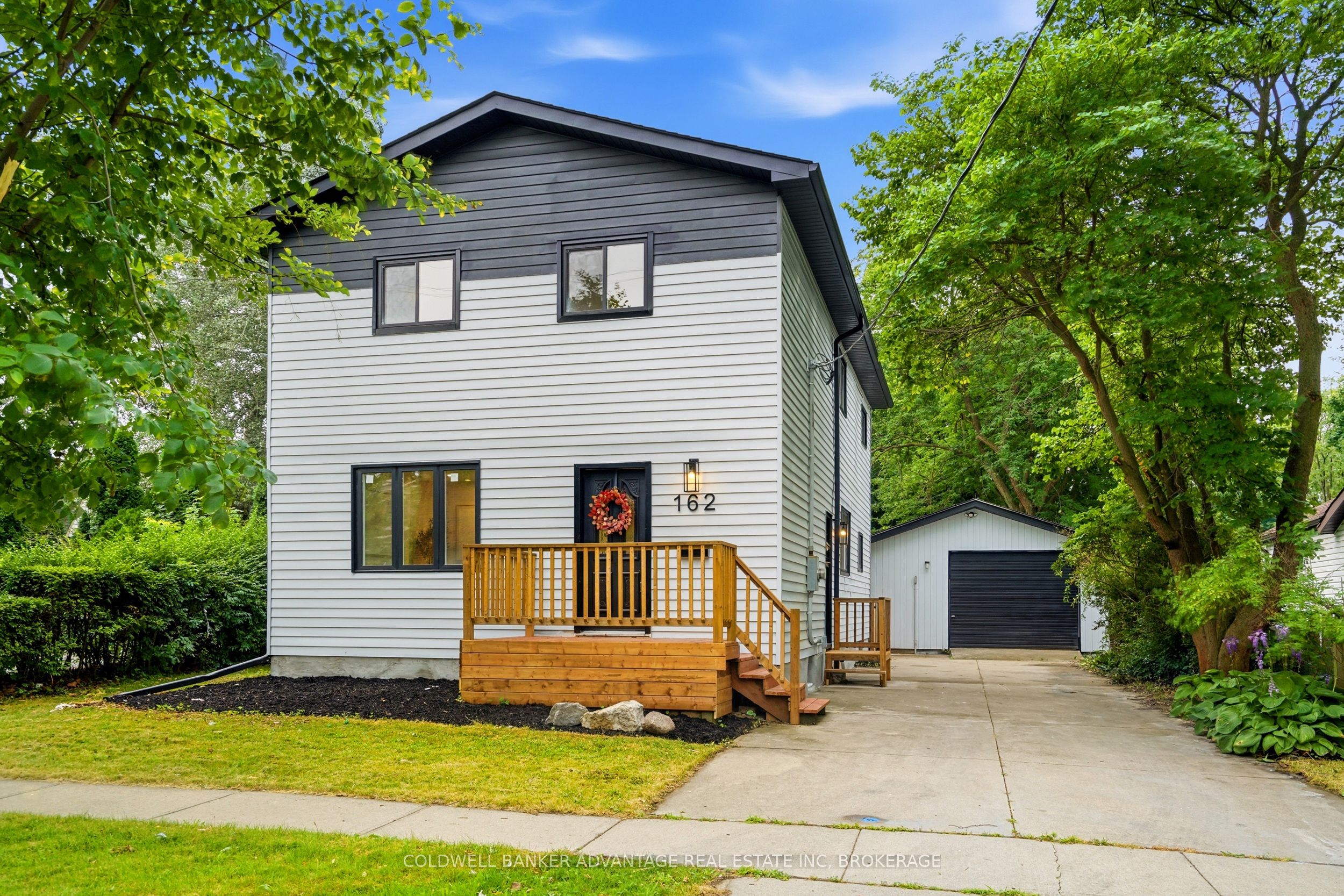 162 Dufferin Street E, St. Catharines, ON L2R 2A5 photo 2