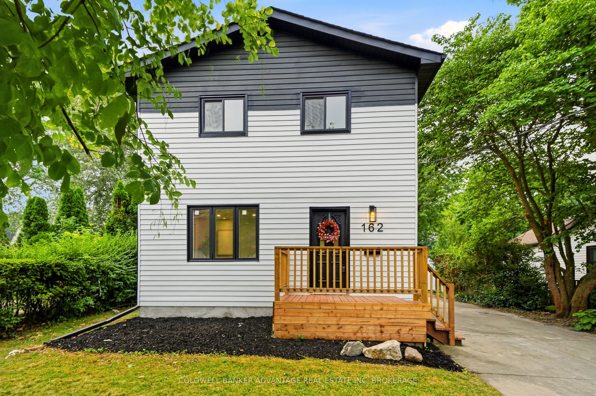 162 Dufferin Street E, St. Catharines, ON L2R 2A5 photo 3