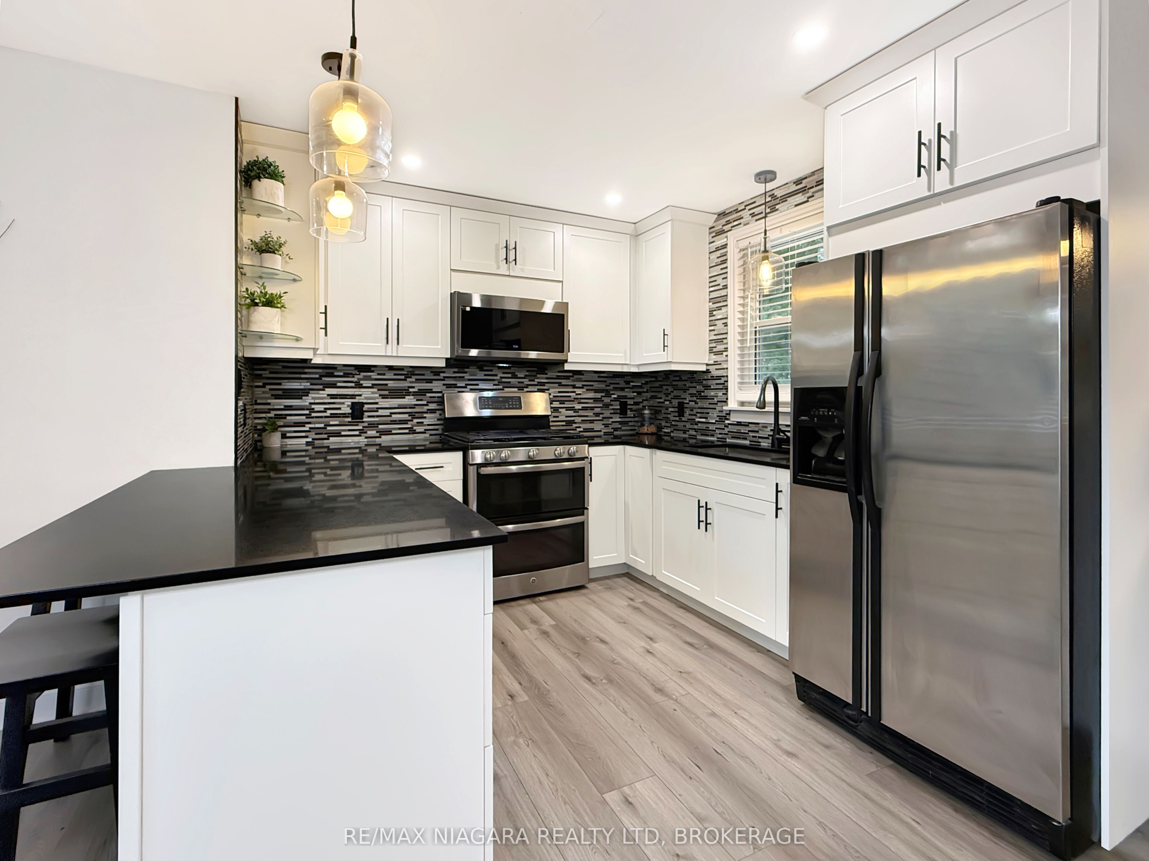 222 Ridgeway Road, Fort Erie, ON L0S 1B0 photo 4