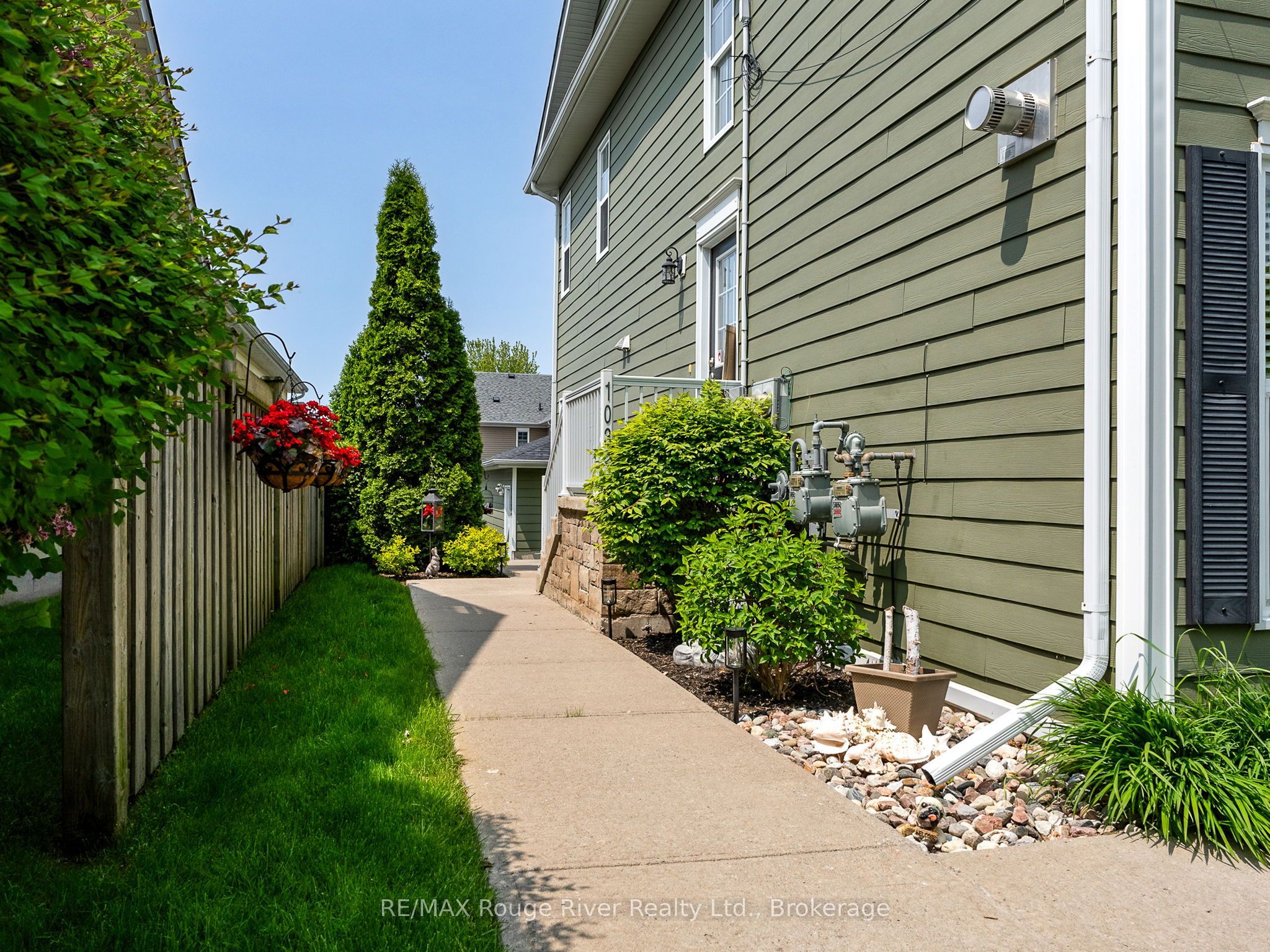845 Smith Road 103, Cobourg, ON K9A 0C2 photo 3