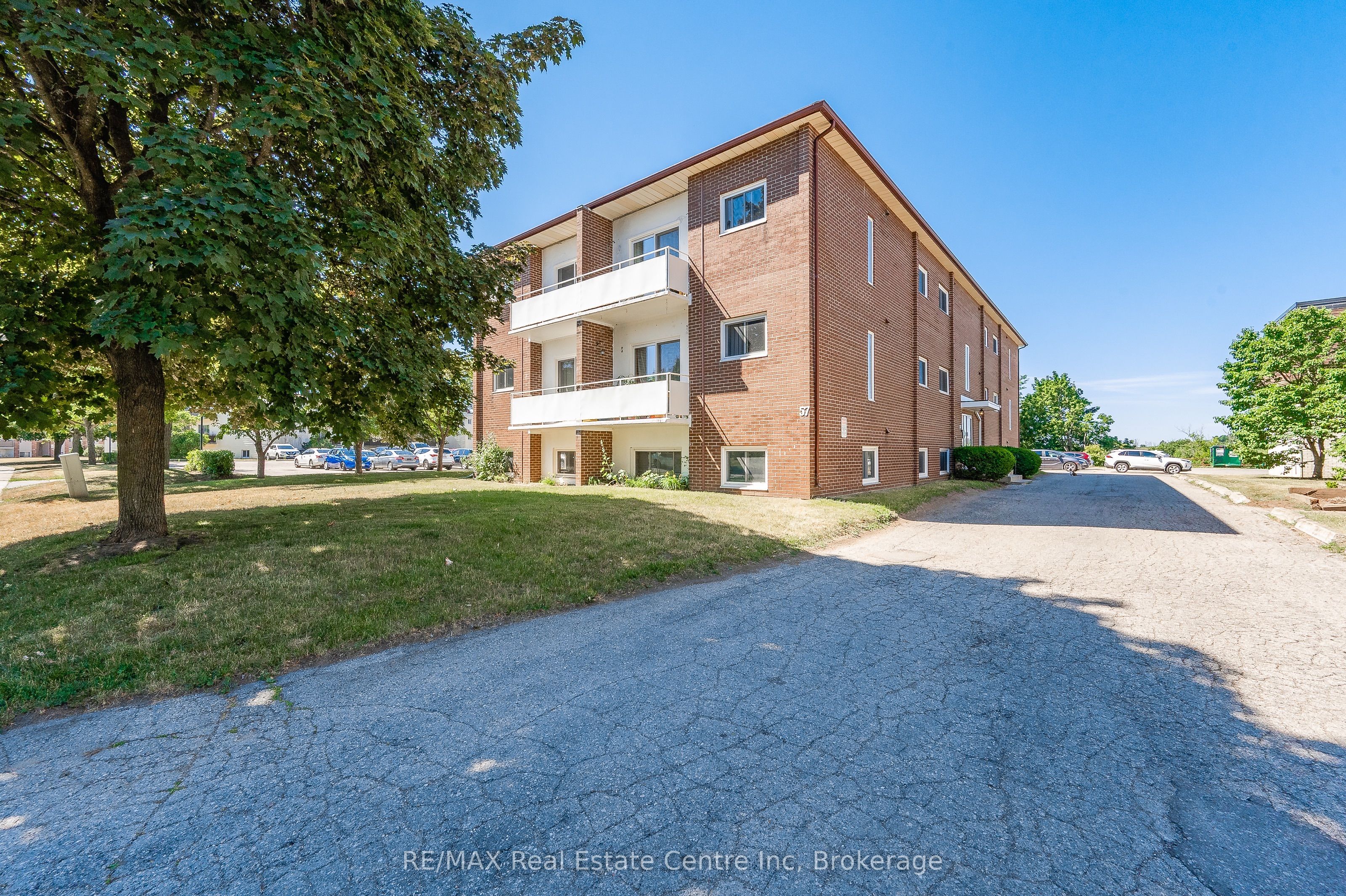 57 Conroy Crescent 102, Guelph, ON N1G 2V5
