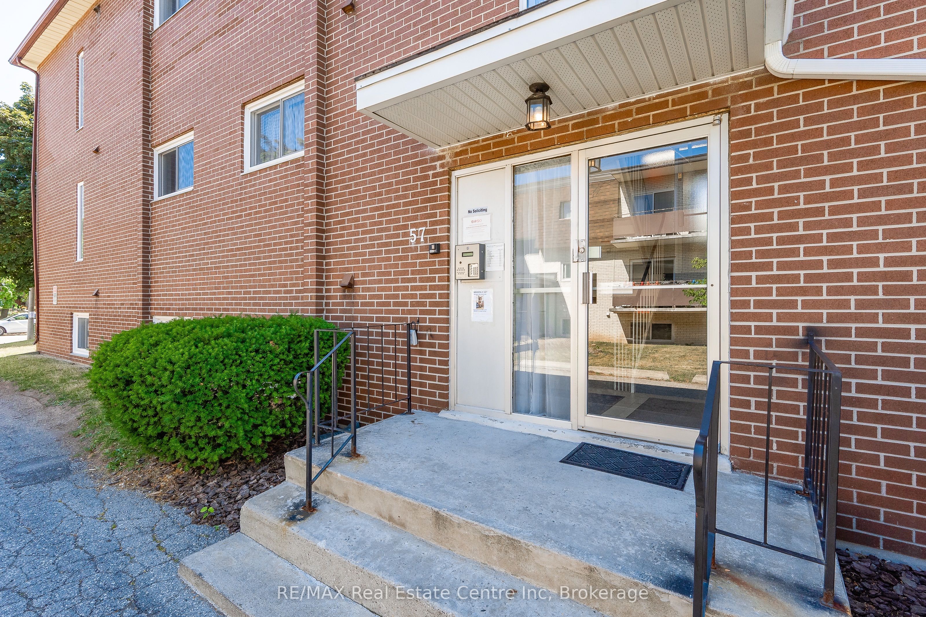 57 Conroy Crescent 102, Guelph, ON N1G 2V5 photo 4
