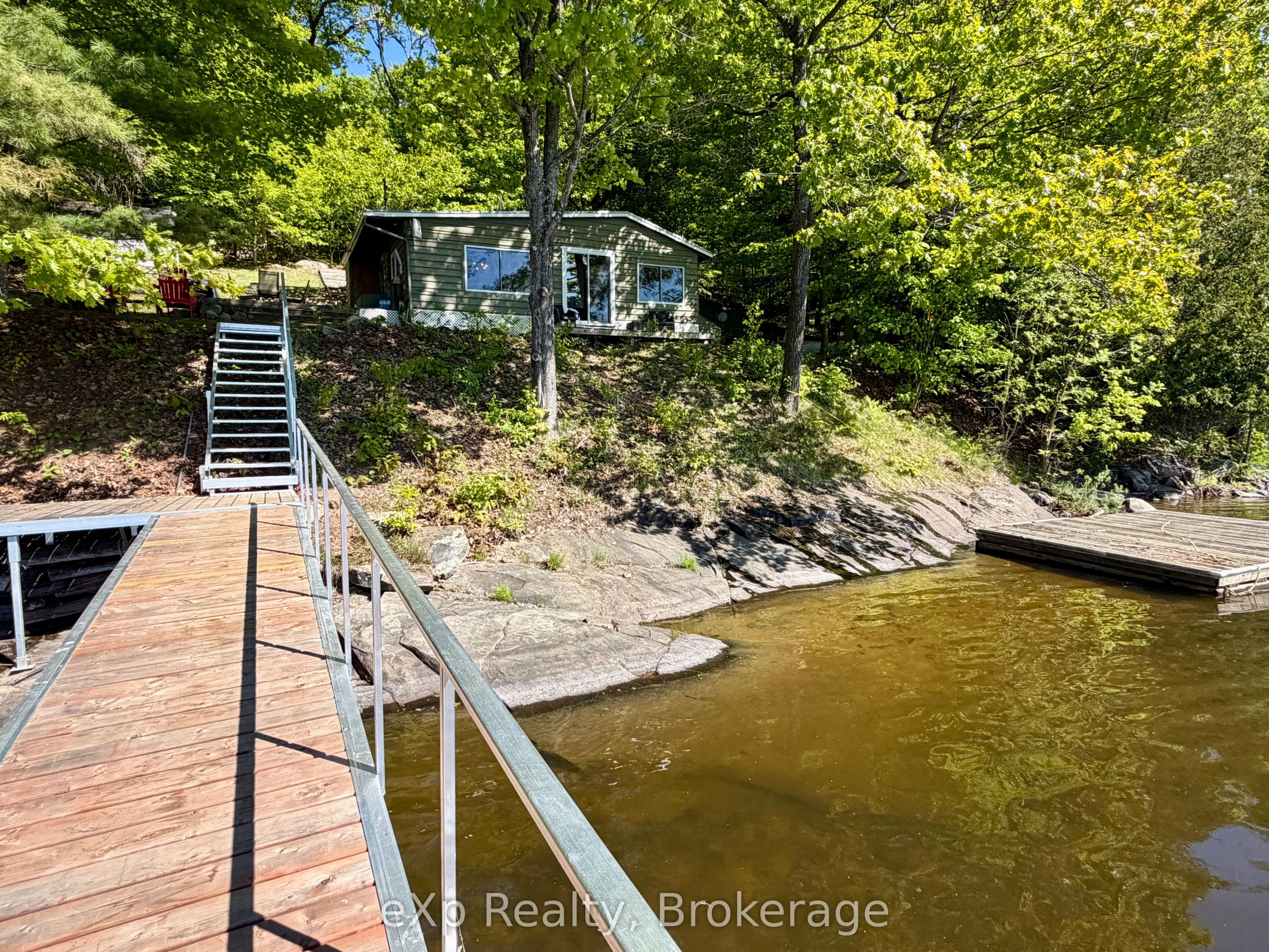 1082 Cowan Park Road 3, Muskoka Lakes, ON P0B 1M0 photo 2