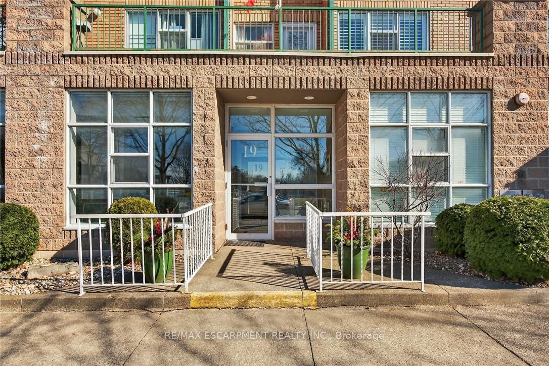 19 Lake Avenue S 303, Hamilton, ON L8G 2V1 photo 4