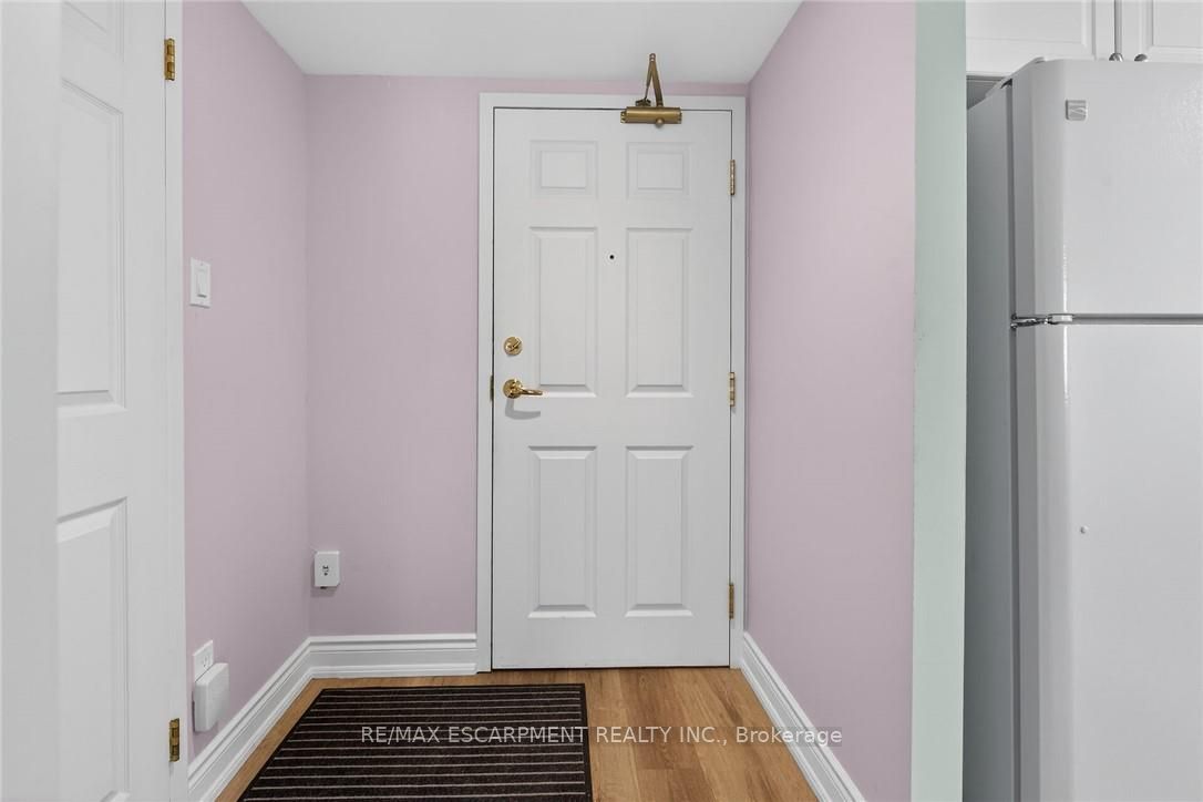 19 Lake Avenue S 303, Hamilton, ON L8G 2V1 photo 5