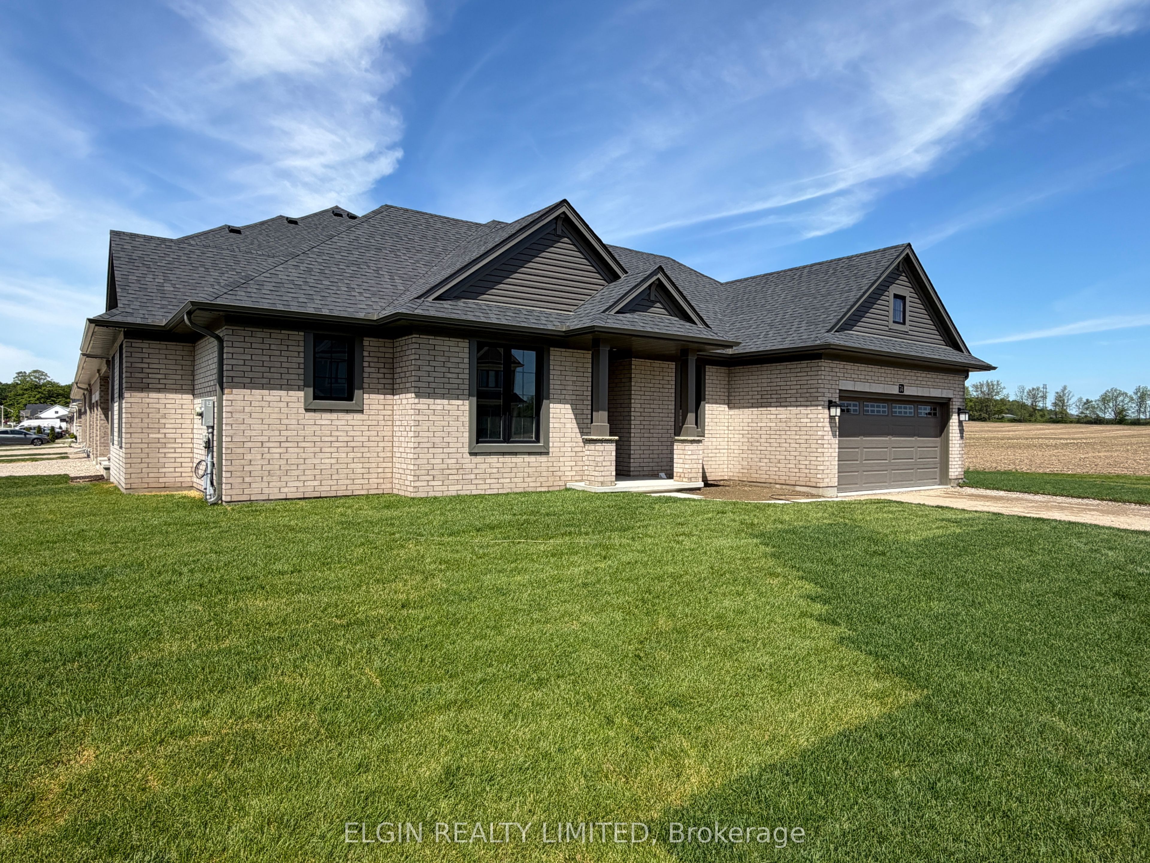 74 Braun Avenue, Tillsonburg, ON N4G 0K4 photo 3