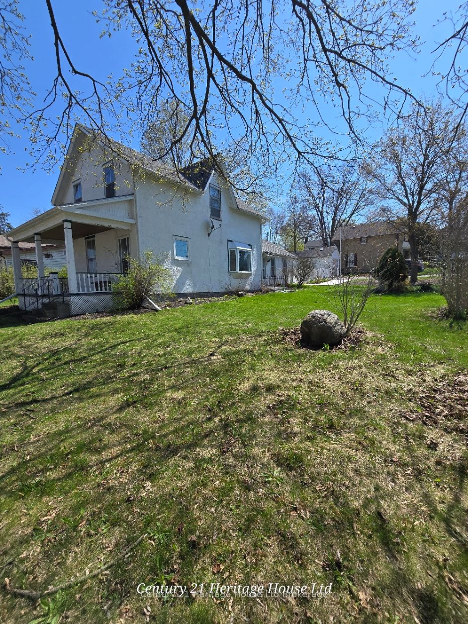 152 Charles Street E, Ingersoll, ON N5C 1K2 photo 2