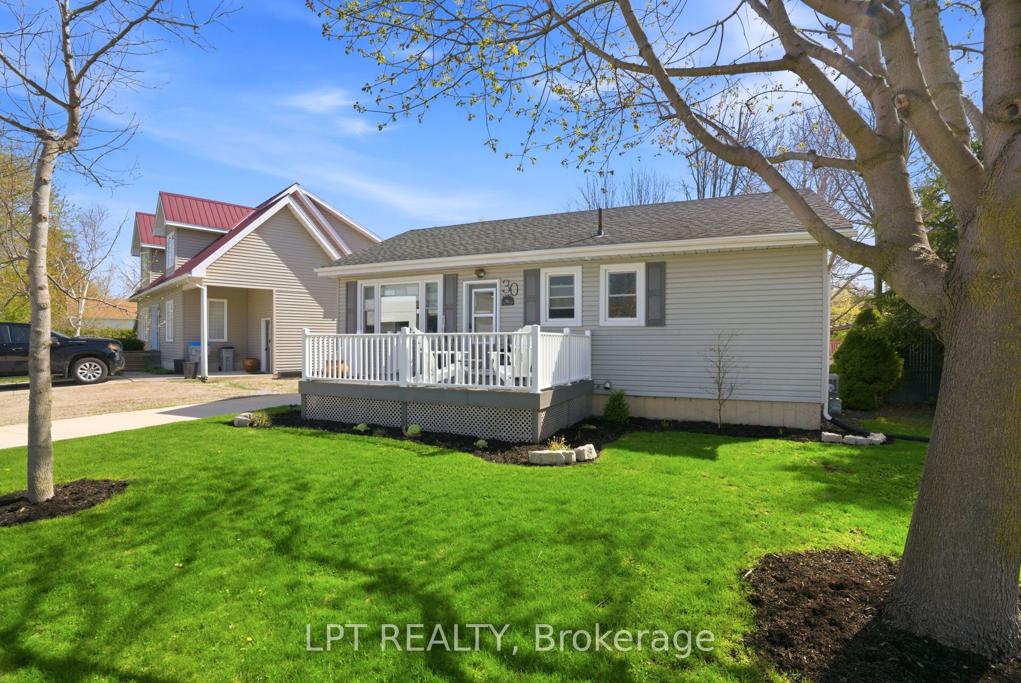 30 Sauble River Road, Lambton Shores, ON N0M 1T0 photo 3