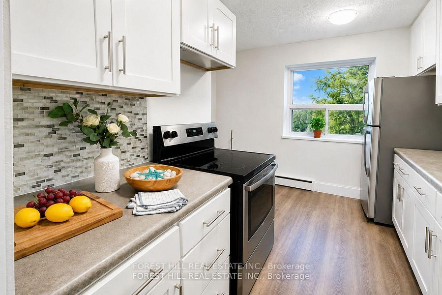 92 Robinson Street 504, Hamilton, ON L8P 1Z1 photo 2