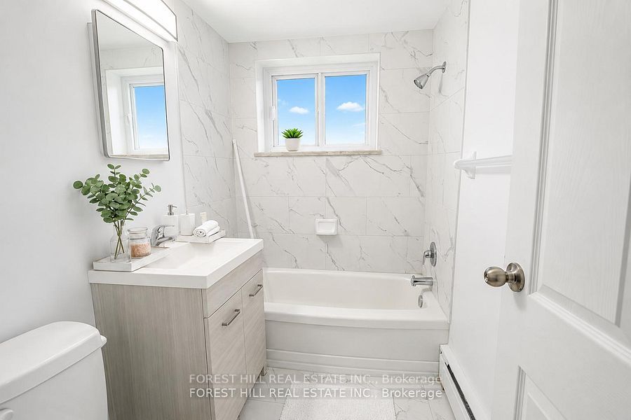 92 Robinson Street 504, Hamilton, ON L8P 1Z1 photo 4