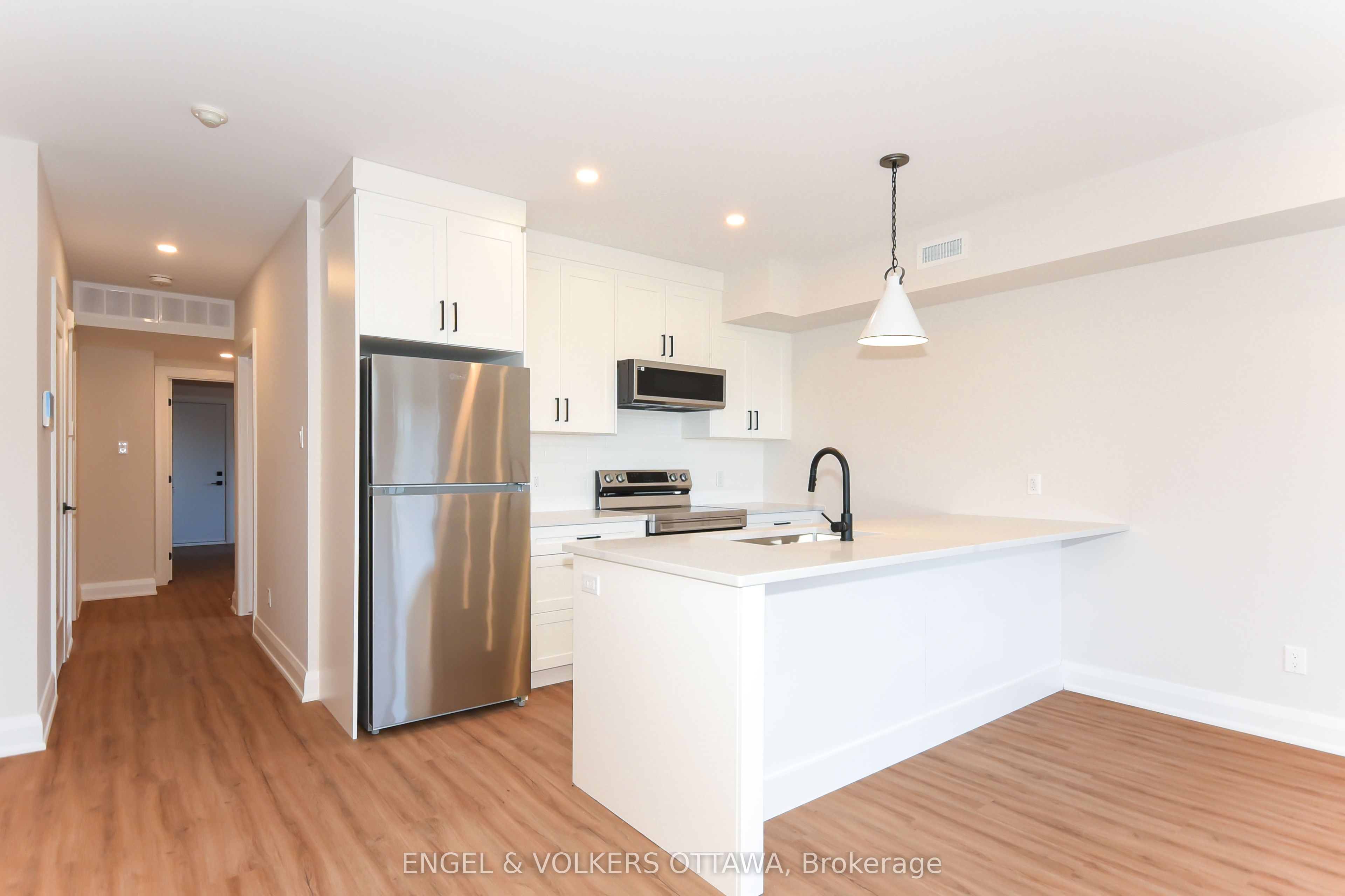 35 Monk Street 6, Glebe - Ottawa East and Area, ON K1S 3Y7 photo 3