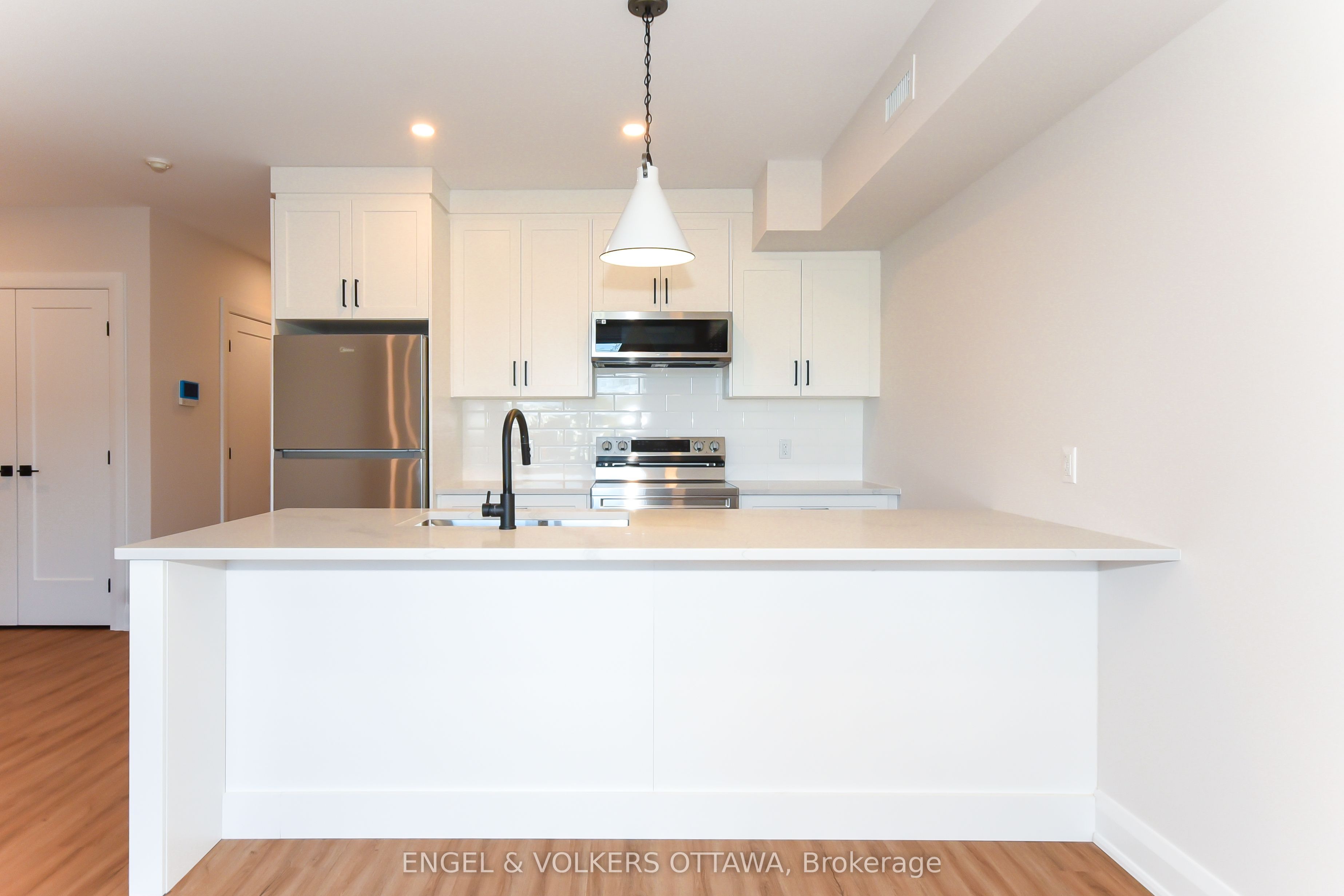 35 Monk Street 6, Glebe - Ottawa East and Area, ON K1S 3Y7 photo 4
