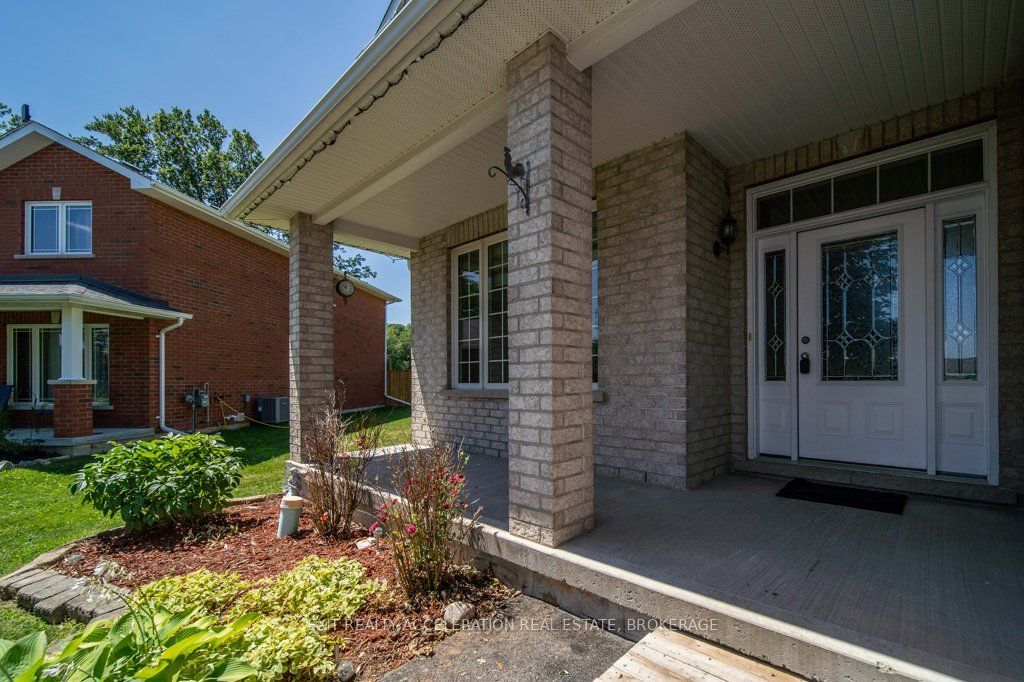 14 Ashwood Crescent, Greater Napanee, ON K7R 3L1 photo 4
